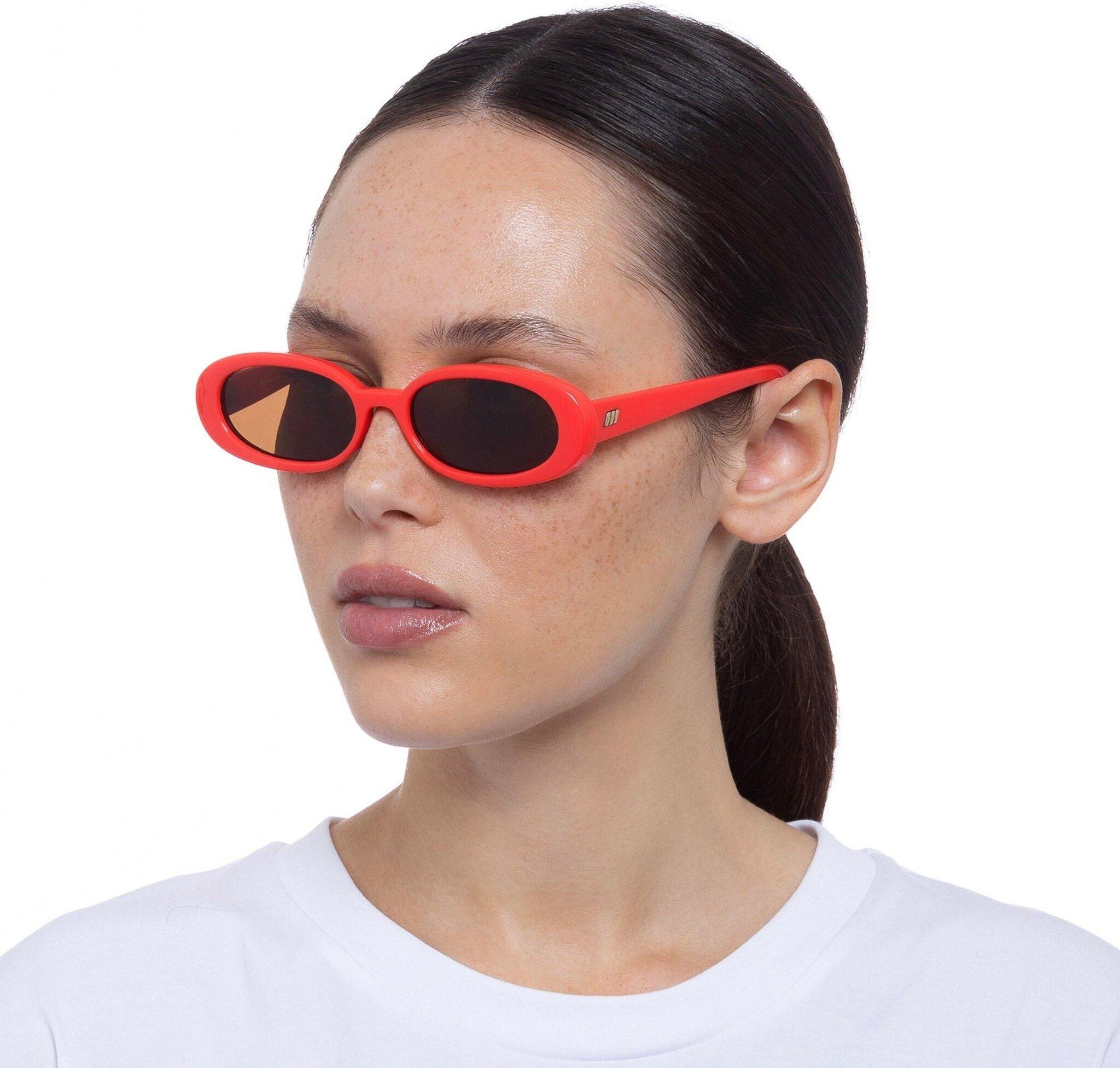 Numéro de l'image de la galerie de produits 5 pour le produit Lunettes de soleil Outta Love noires