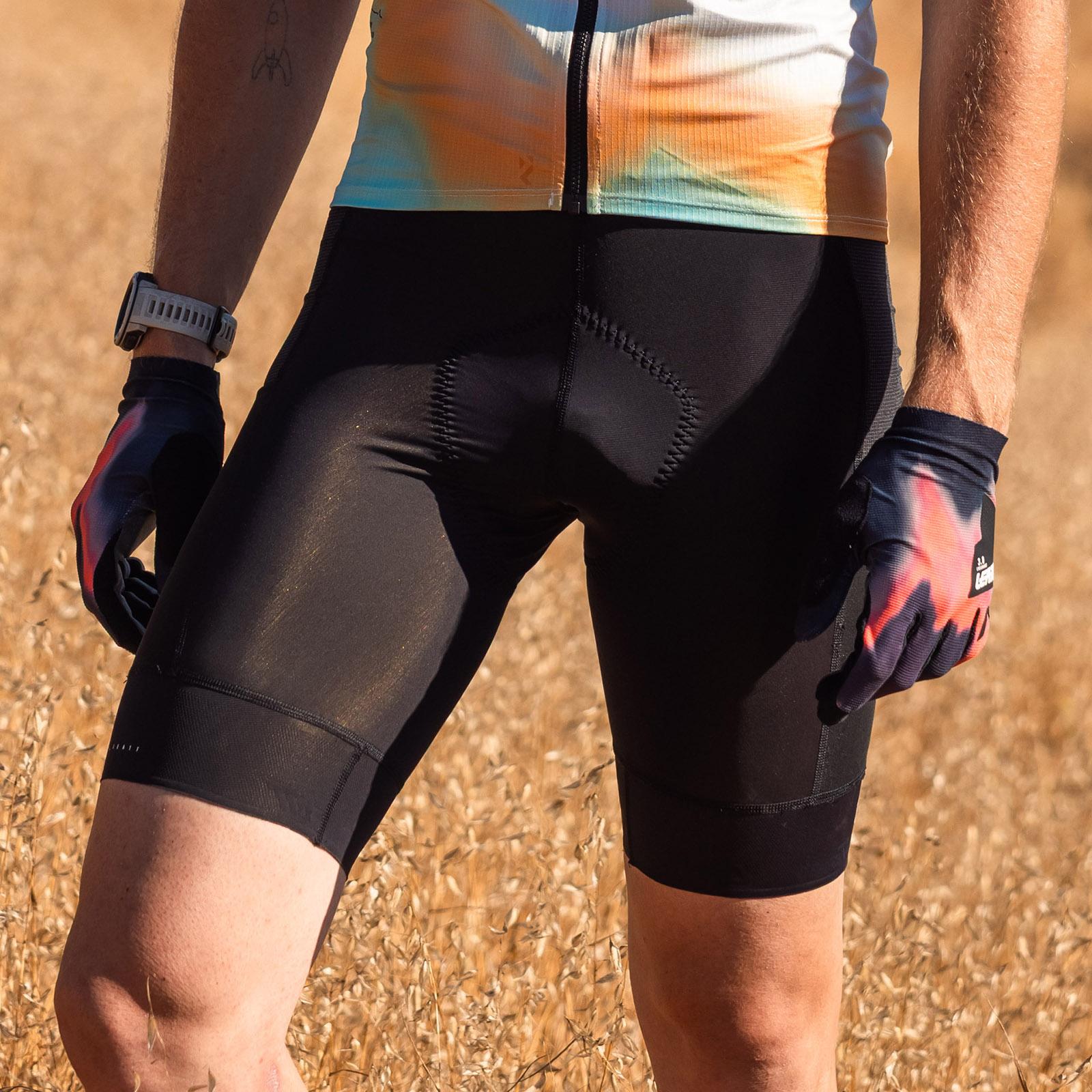 Product gallery image number 4 for product Endurance 5.0 Cargo MTB Bib Shorts - Men's