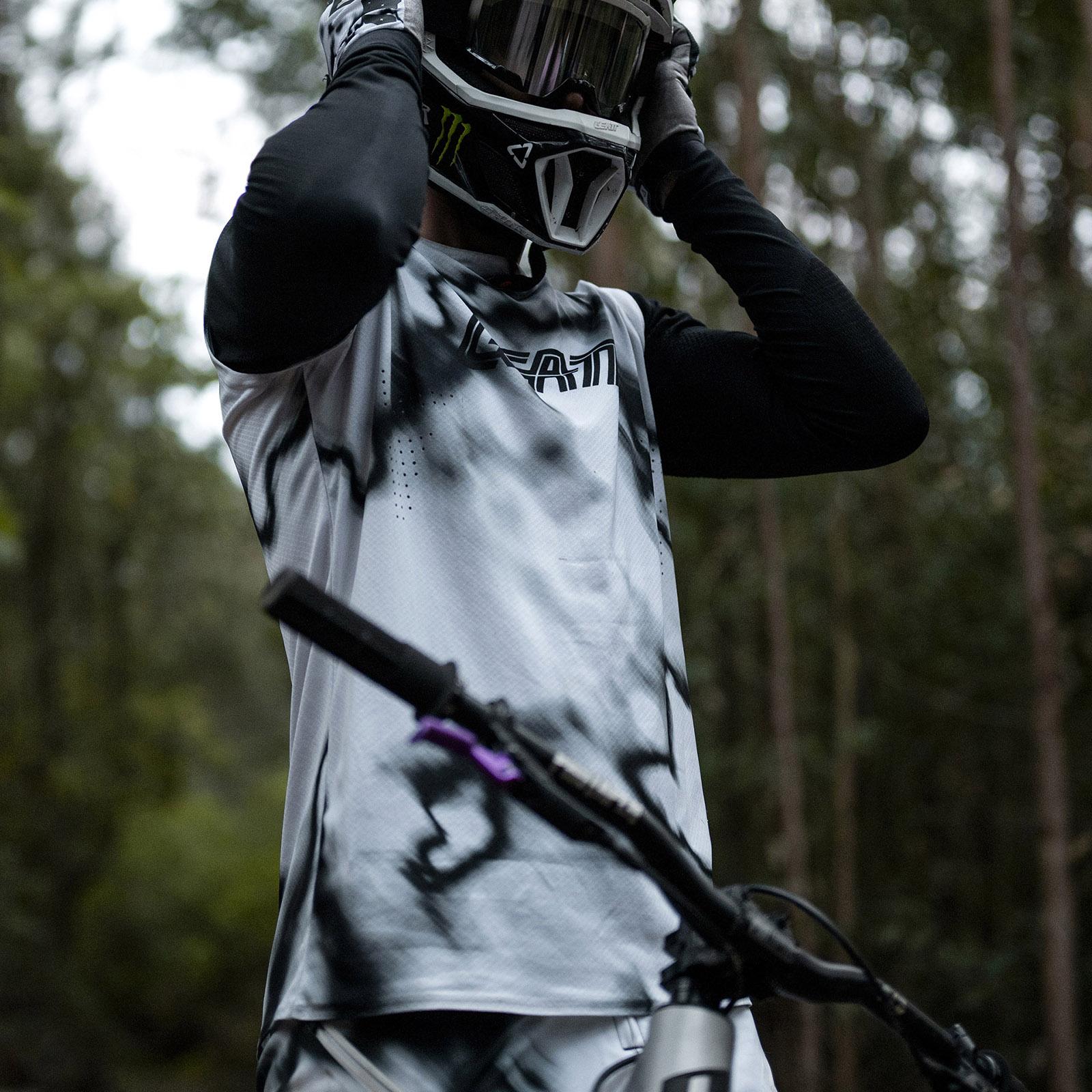 Product gallery image number 6 for product Gravity 8.0 MTB Jersey - Men's