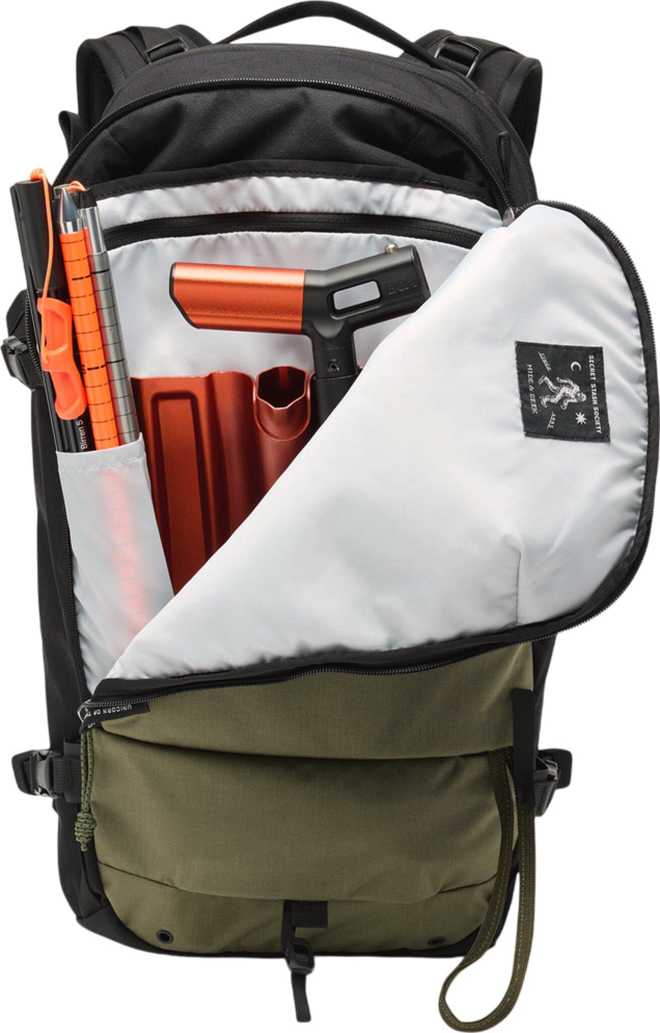 Numéro de l'image de la galerie de produits 2 pour le produit Sac à dos Gnarwhal 25L