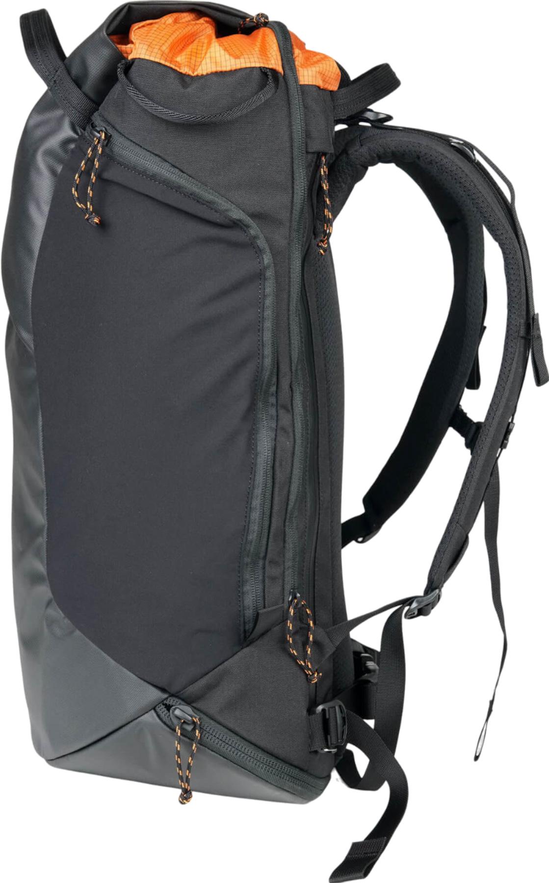 Product gallery image number 3 for product Superset Gym Bag 32L