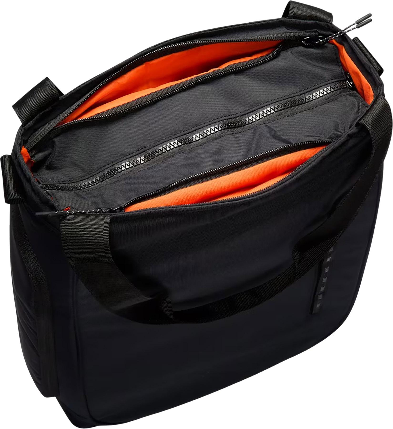 Product gallery image number 8 for product Sportswear Commute Tote Bag 20L