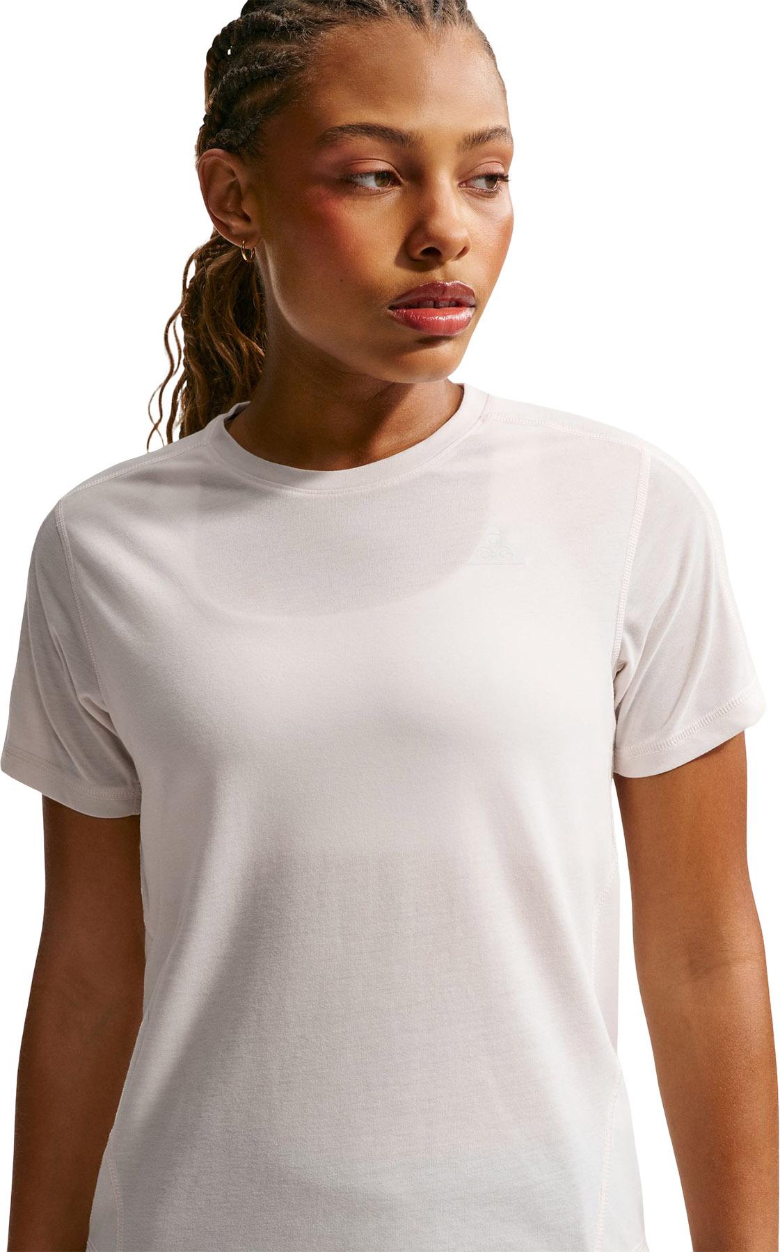 Product gallery image number 3 for product T-shirt de course sur sentier à manches courtes ACG Dri-FIT - Femme