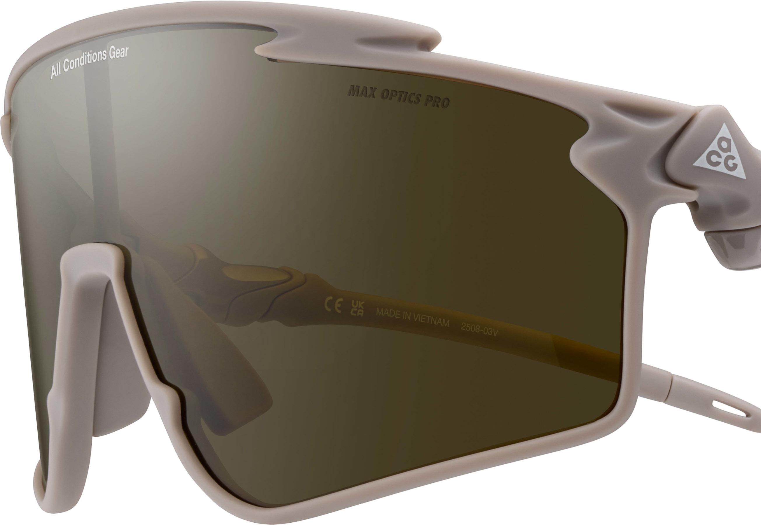 Product gallery image number 3 for product Lunettes de soleil ACG Vista Vert - Homme