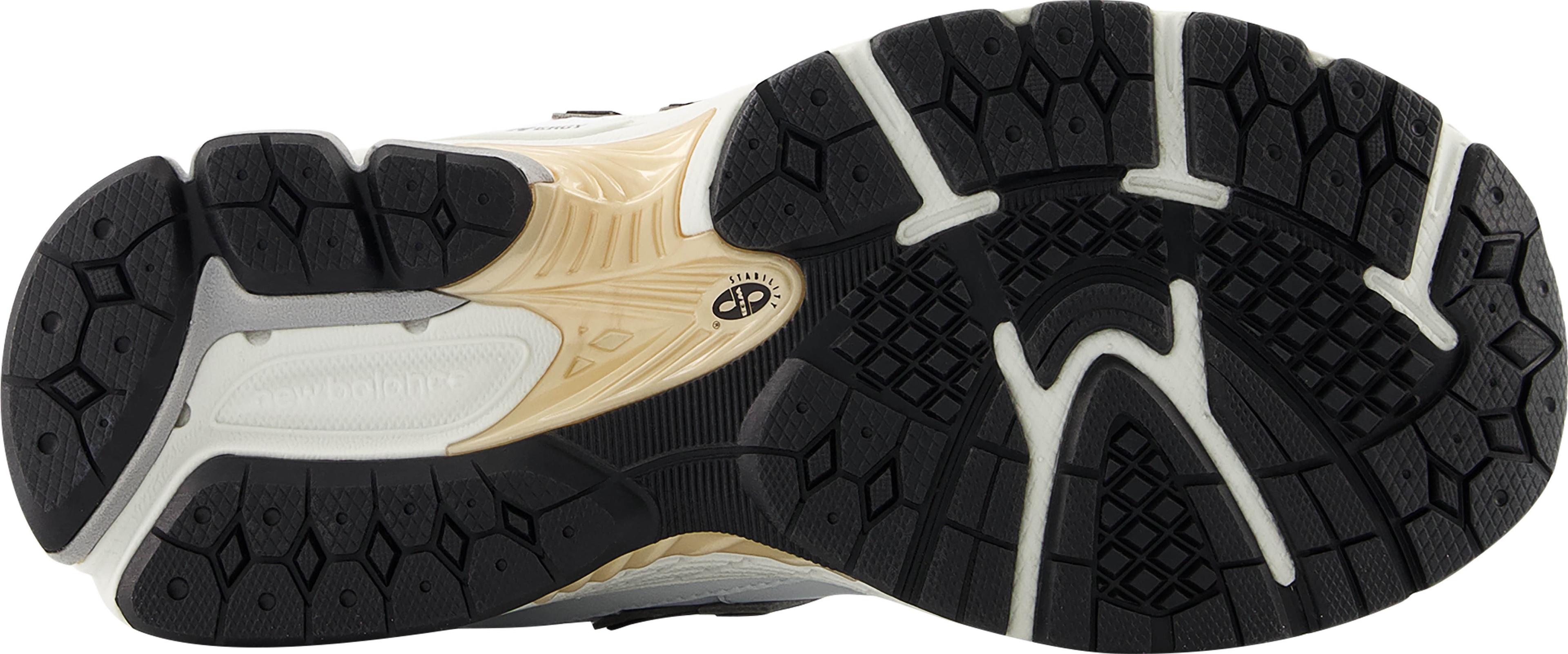 Numéro de l'image de la galerie de produits 2 pour le produit Souliers de sport 2002 V1 - Enfant