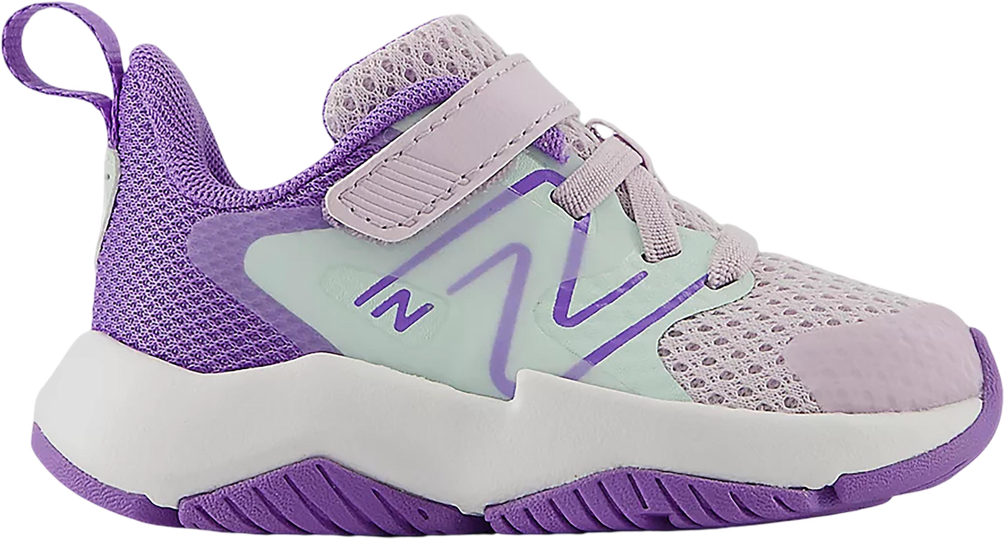 Product image for Rave Run v2 Bungee Lace with Top Strap Running Shoes [Wide] - Baby