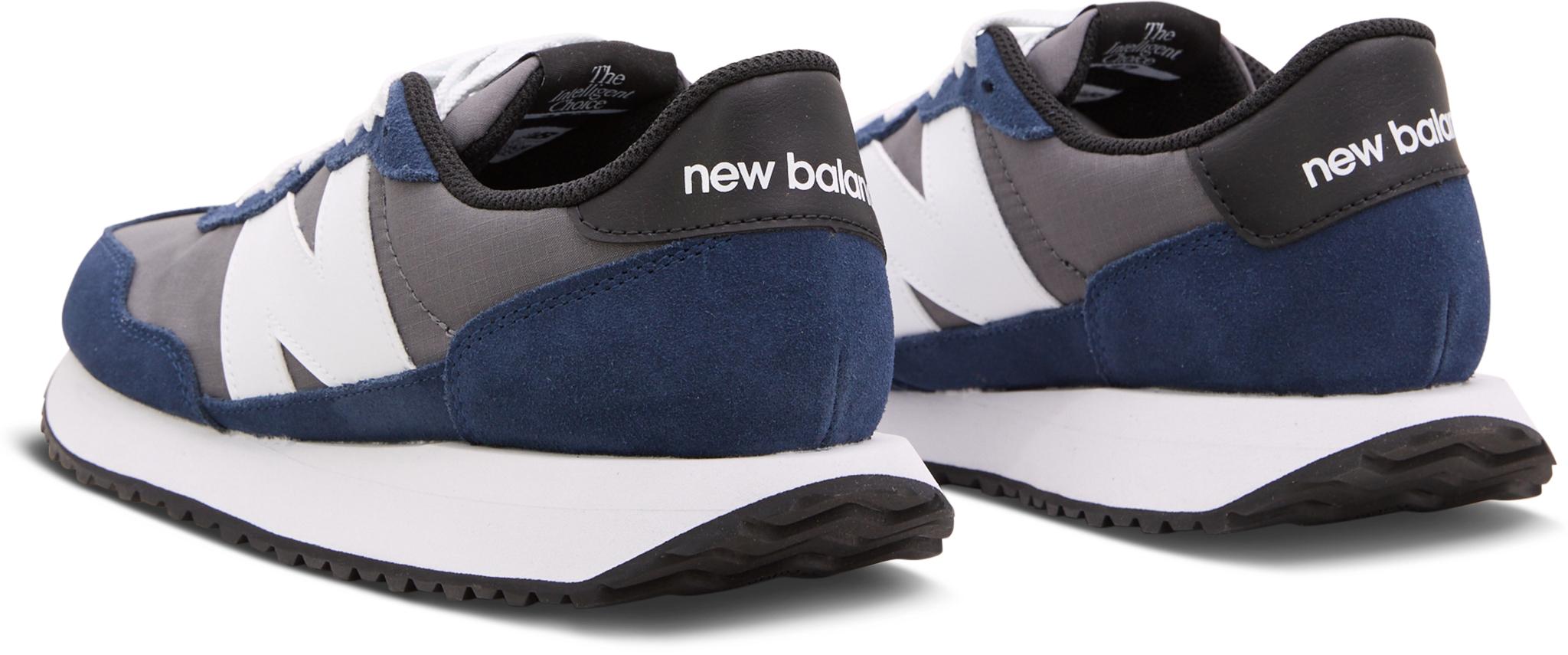 Numéro de l'image de la galerie de produits 3 pour le produit Souliers de sport 237v1 - Homme