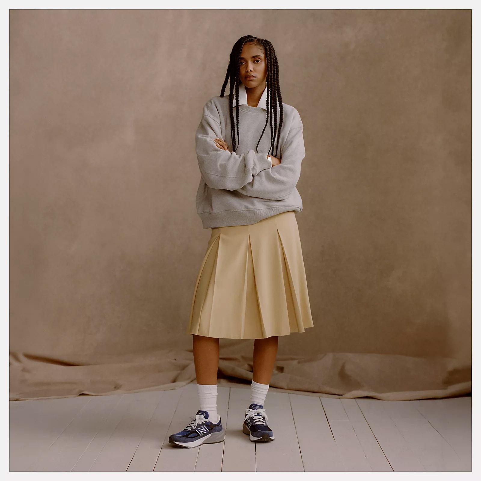 Numéro de l'image de la galerie de produits 3 pour le produit Chandail en molleton à col rond Made in USA - Femme