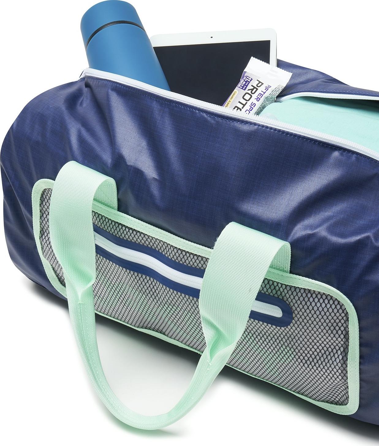 Product gallery image number 3 for product 90's Small 25L Duffle