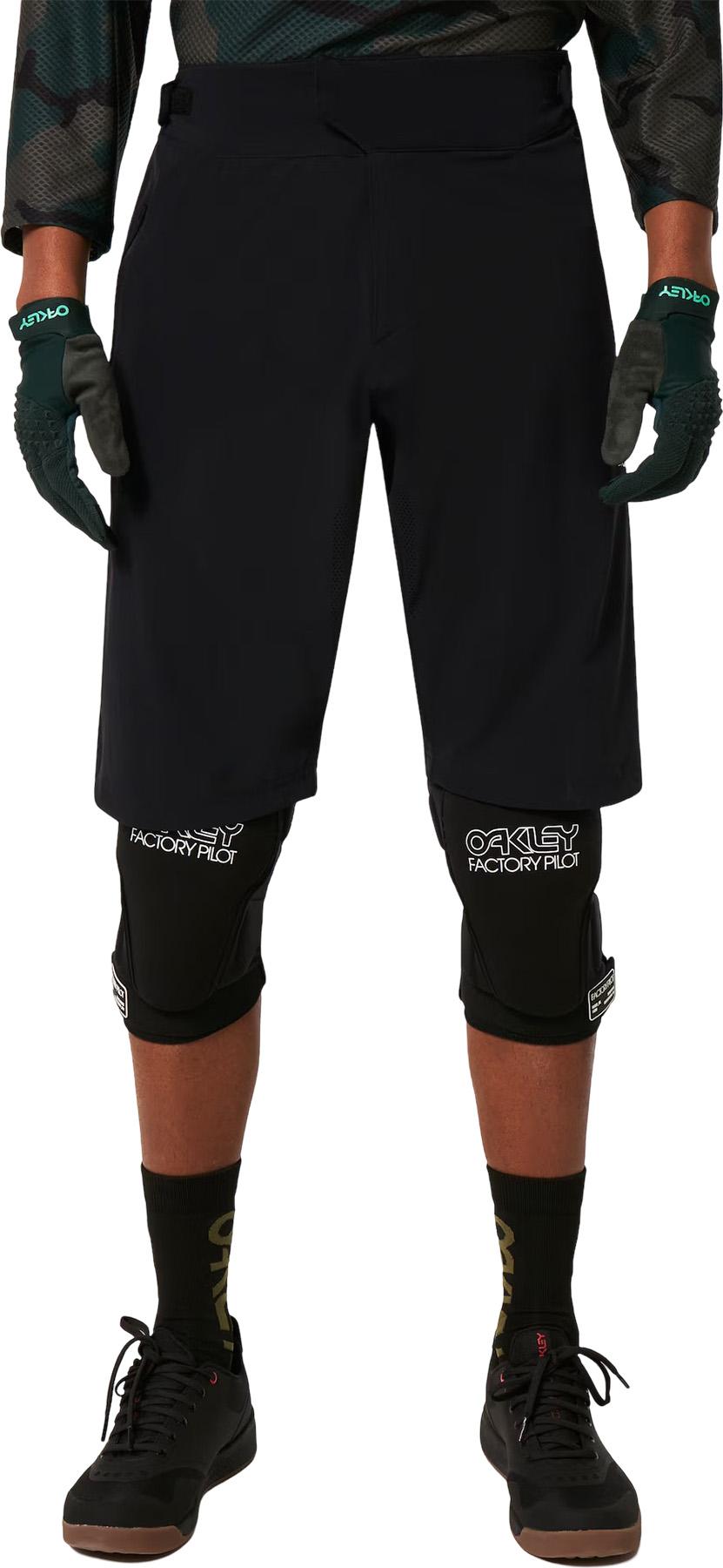 Numéro de l'image de la galerie de produits 5 pour le produit Short Factory Pilot RC - Homme