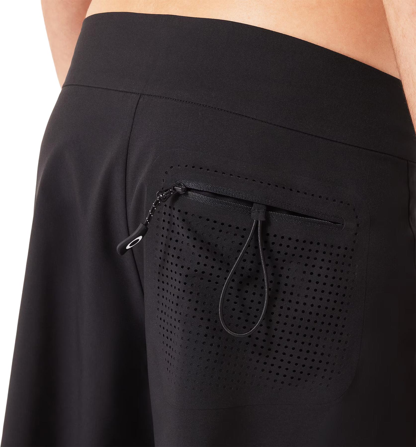 Numéro de l'image de la galerie de produits 5 pour le produit Short de bain Repreve 18” - Homme
