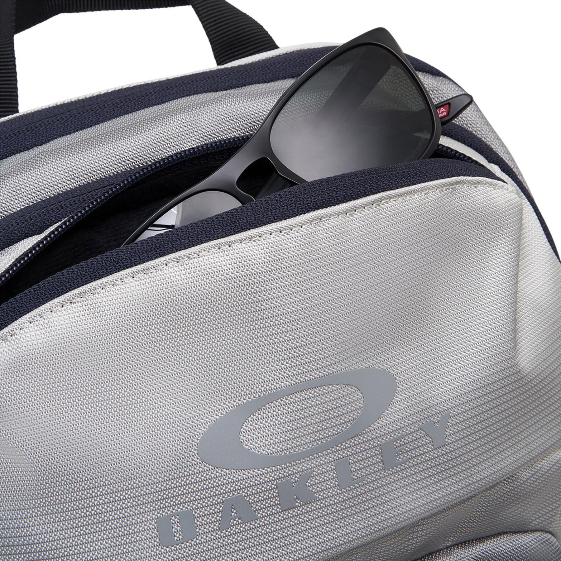 Product gallery image number 4 for product Essential 9.0 Daypack 28L