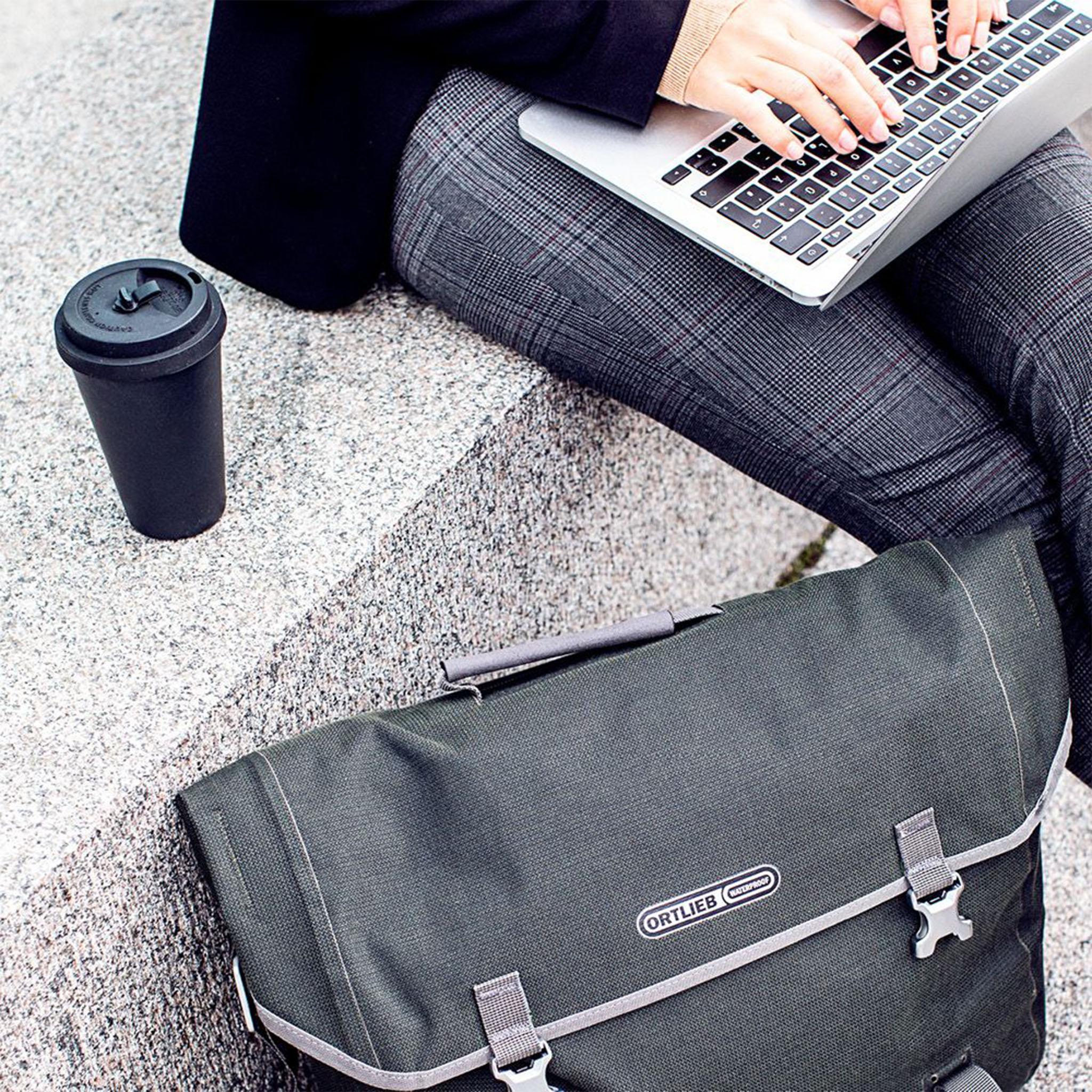 Numéro de l'image de la galerie de produits 4 pour le produit Sacoche-cartable Commuter-Bag Two Urban 20L