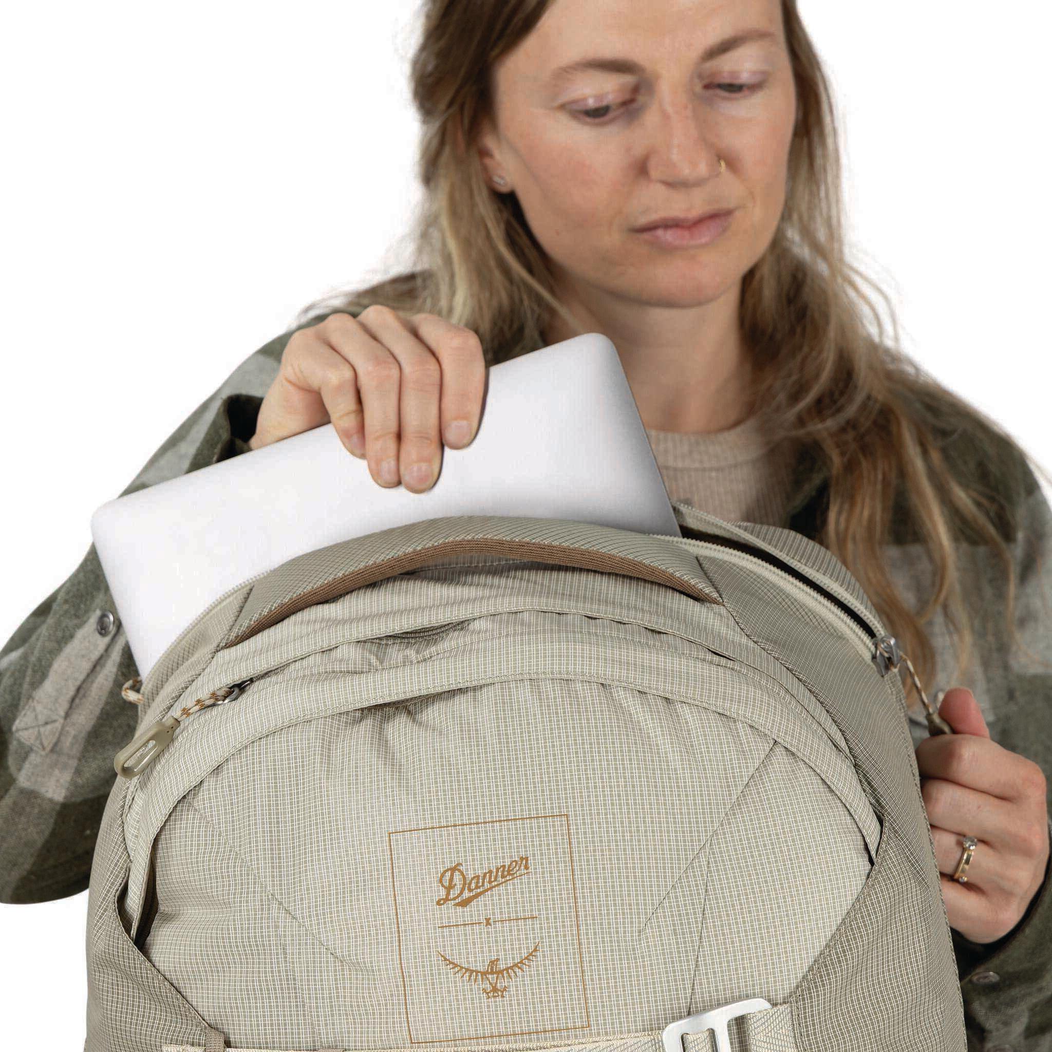Product gallery image number 6 for product Sac de voyage cabine Osprey X Danner Fairview 40L - Femme