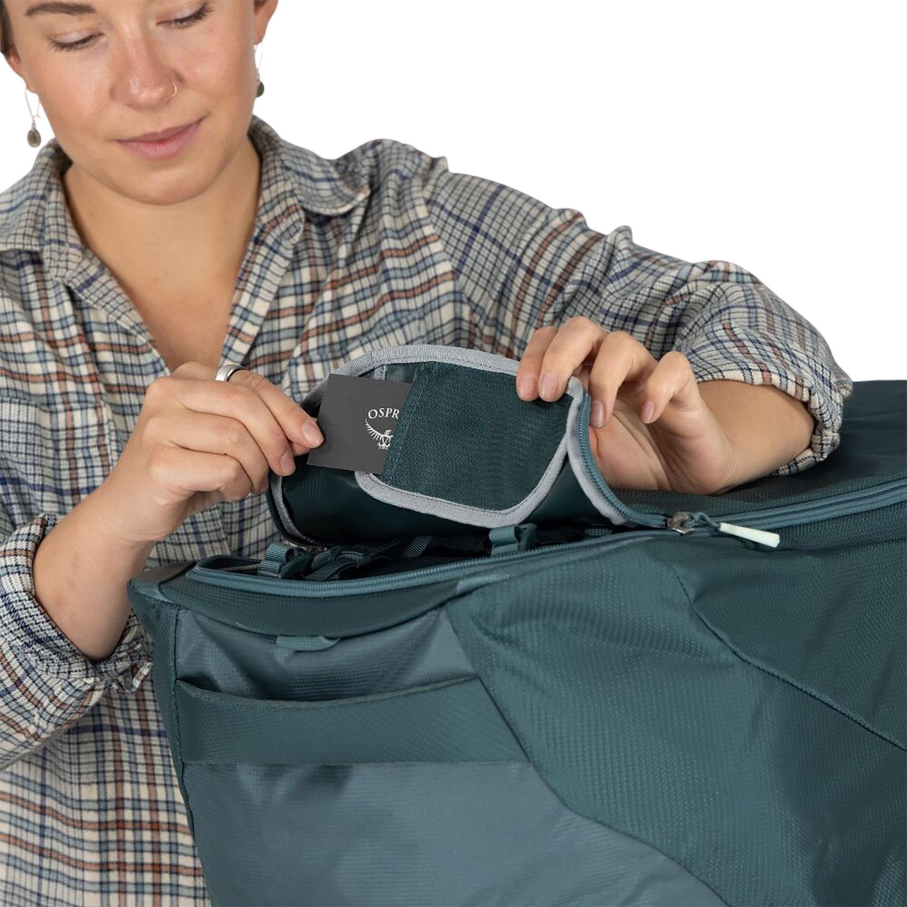 Product gallery image number 2 for product Sac de voyage Fairview 70L - Femme