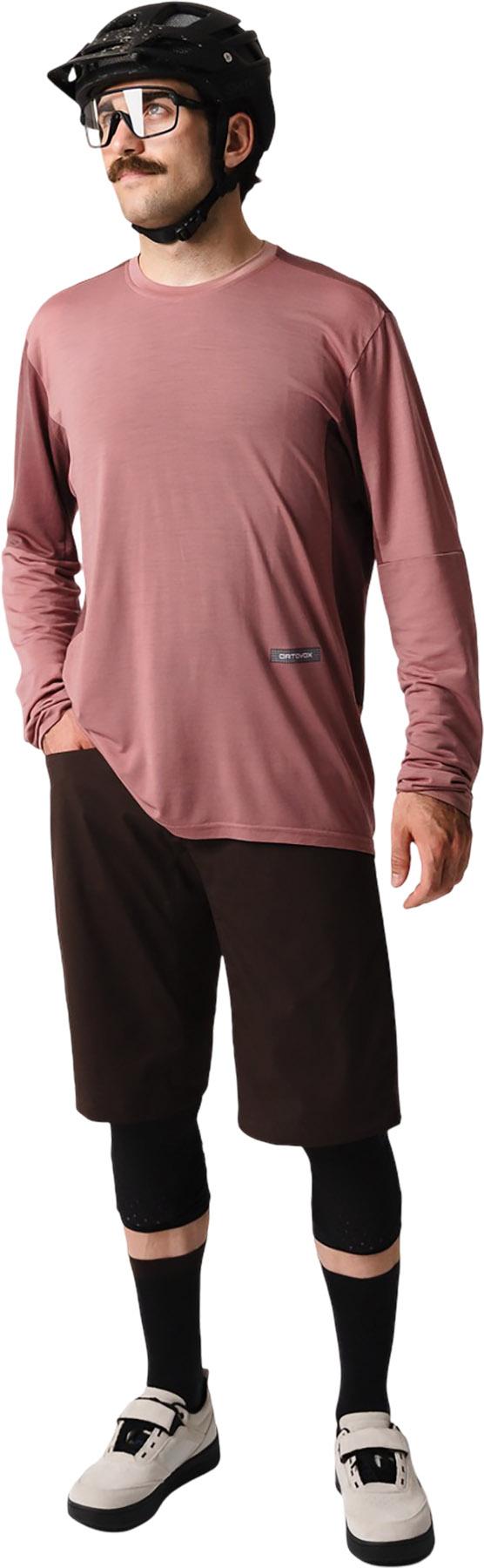 Product gallery image number 5 for product SEQUENCE FREE SHORTS M