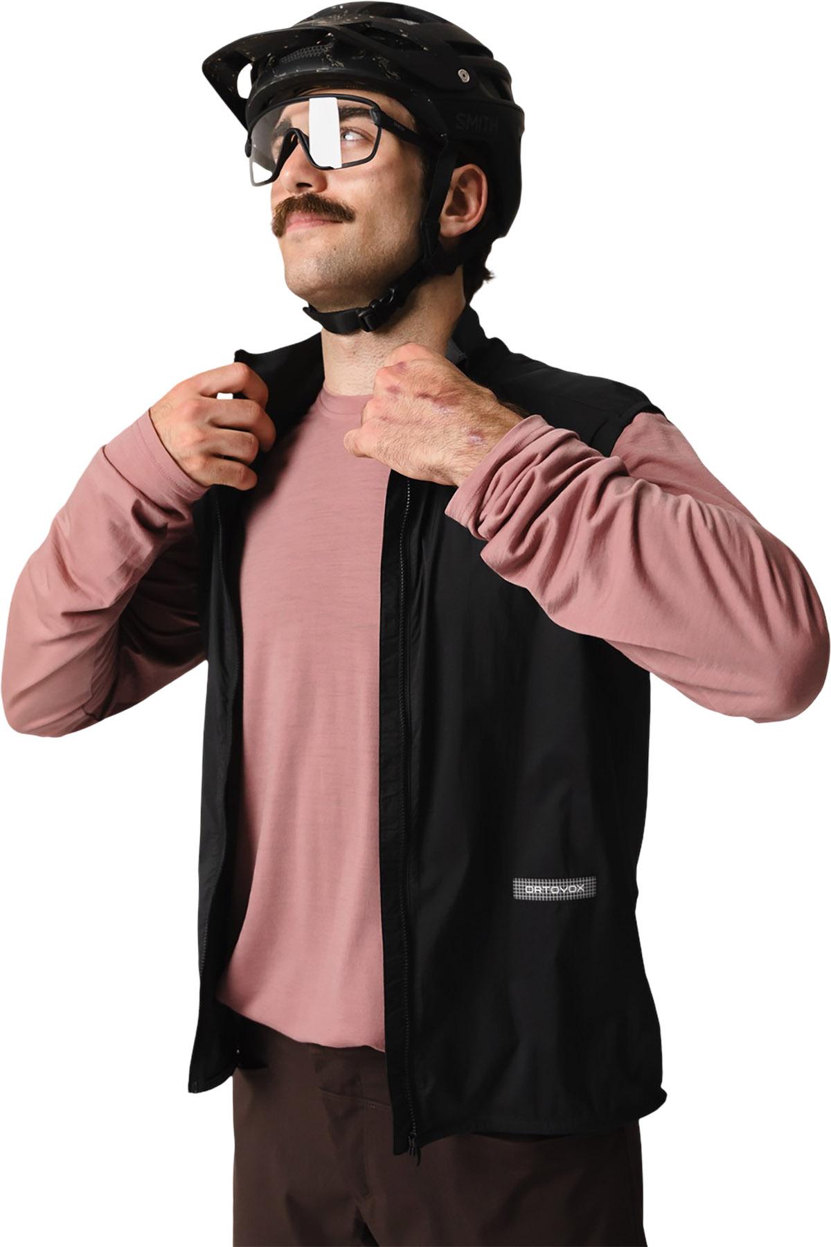 Product gallery image number 3 for product SEQUENCE WIND VEST M