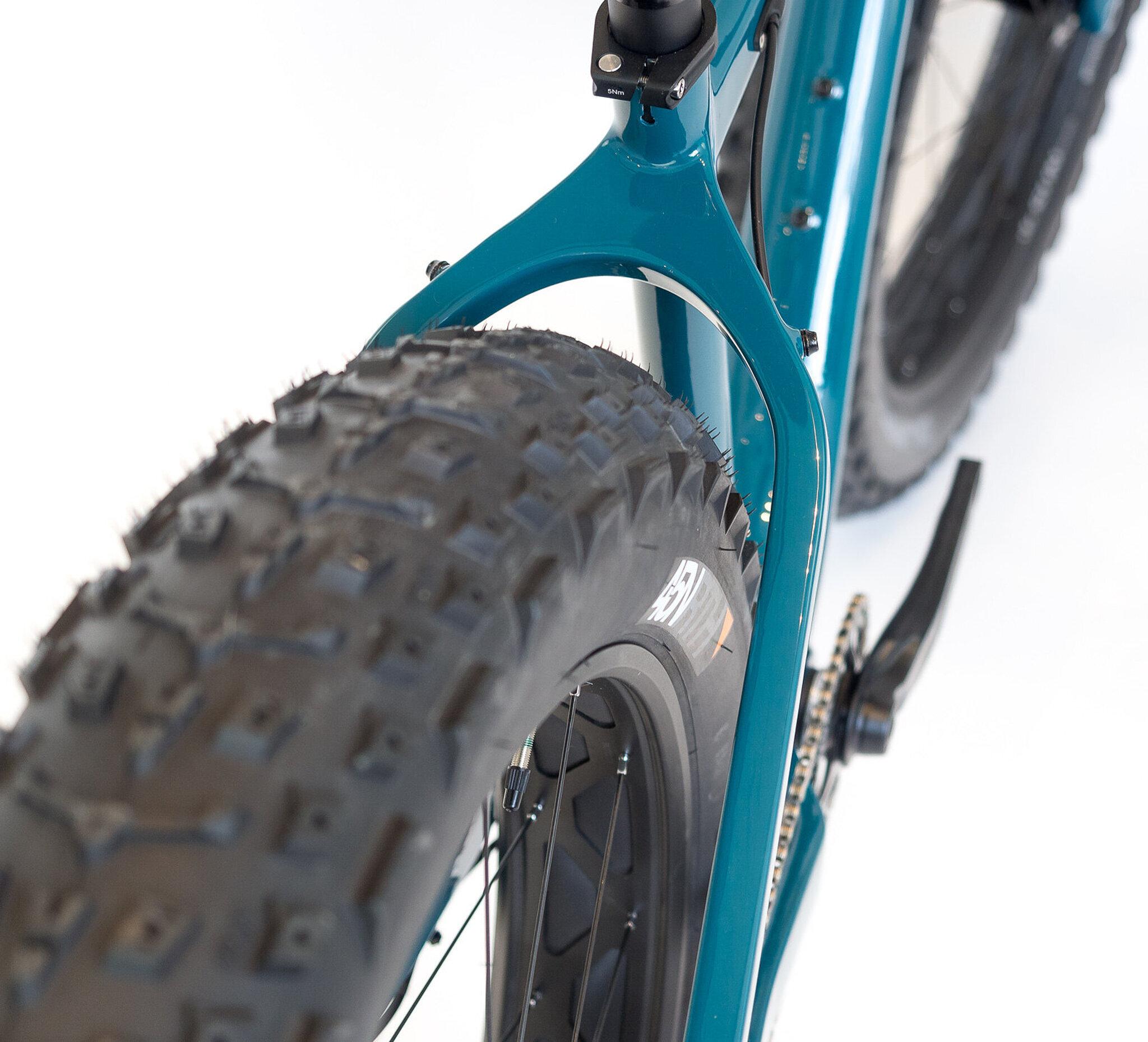 Product gallery image number 10 for product Chic-Chocs Fat Bike
