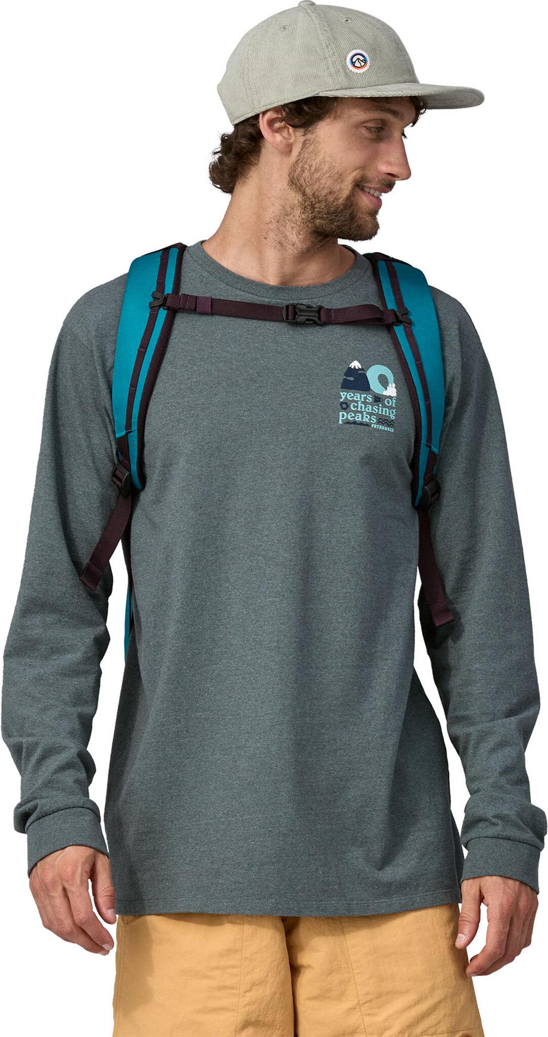 Product gallery image number 3 for product Black Hole Daypack 25L