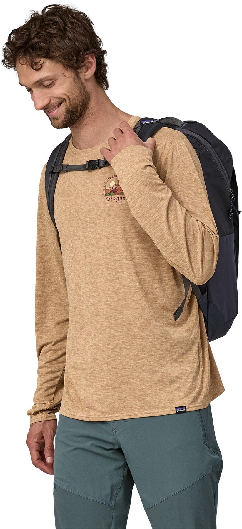 Product gallery image number 3 for product Black Hole Daypack 25L