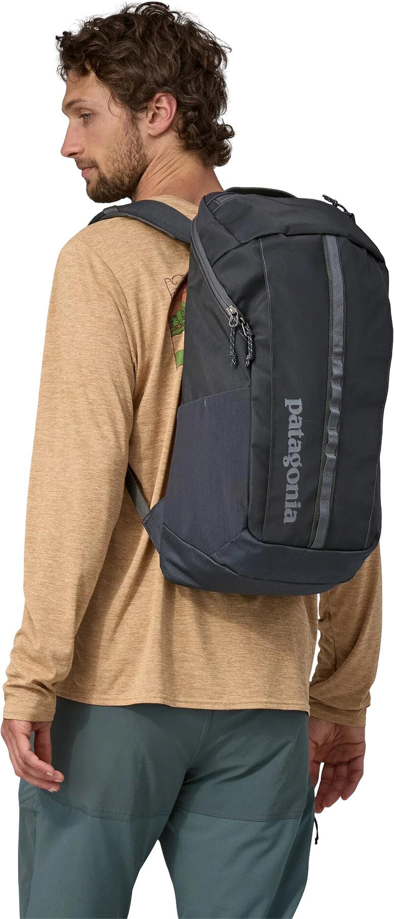 Product gallery image number 5 for product Black Hole Daypack 25L