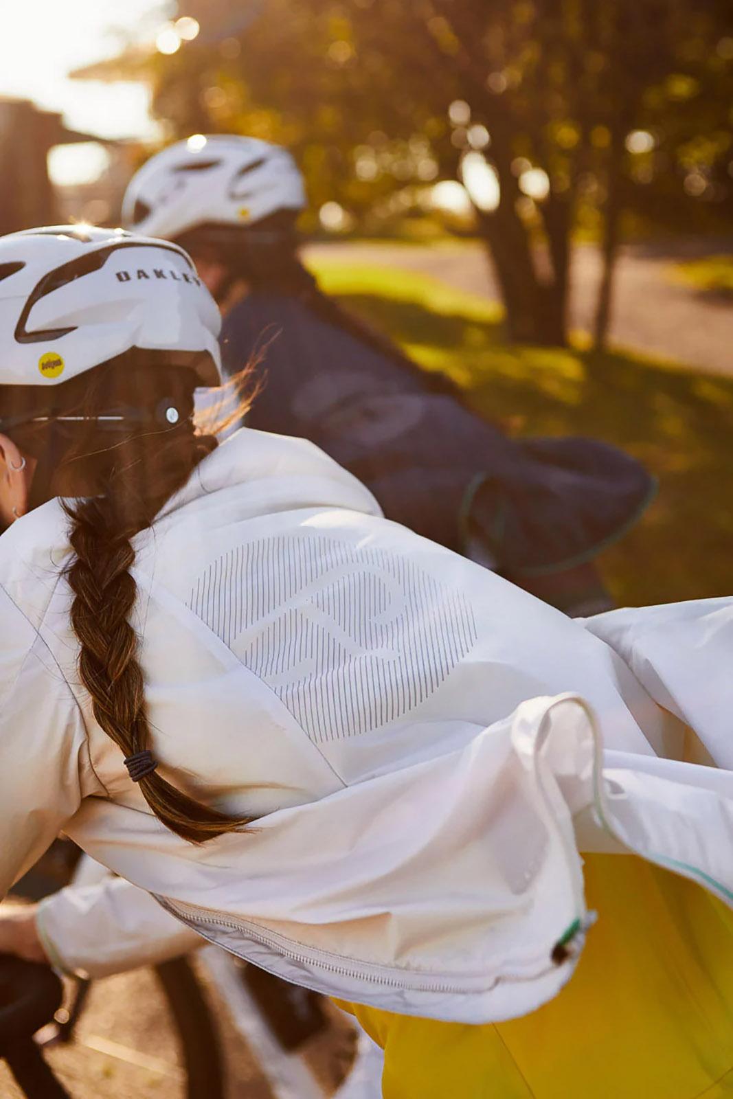 Numéro de l'image de la galerie de produits 2 pour le produit Manteau coupe-vent - Femme