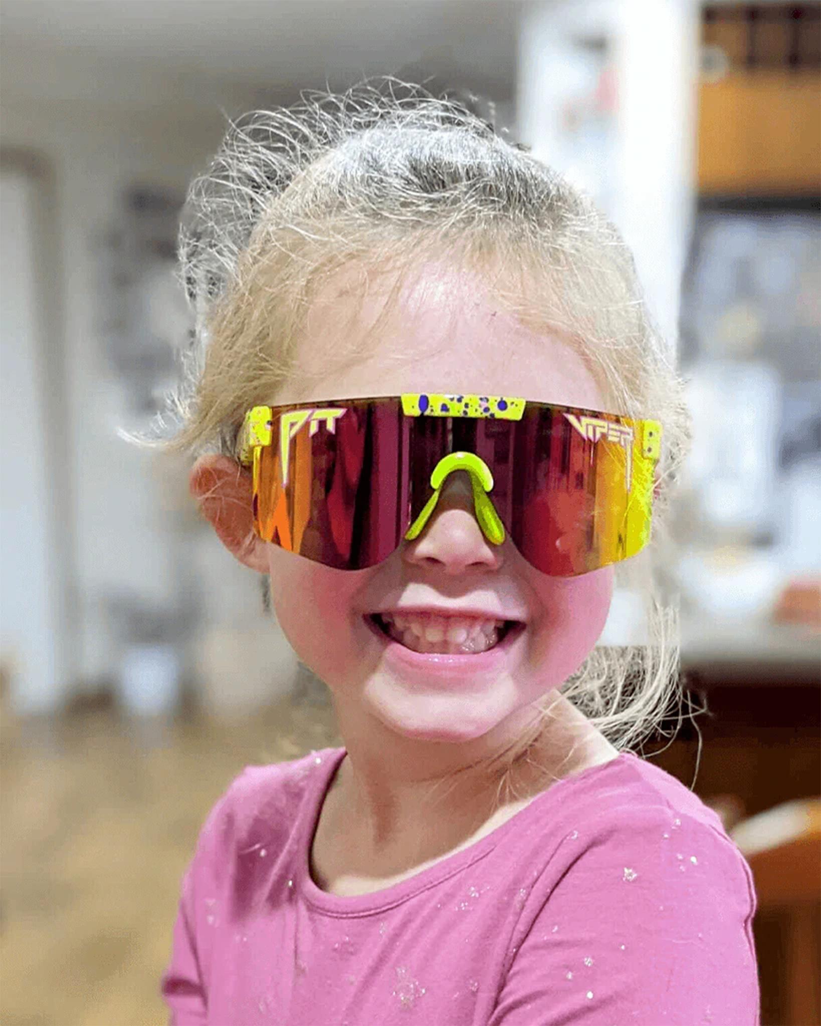 Product gallery image number 9 for product Lunettes de soleil The 1993's - Enfant