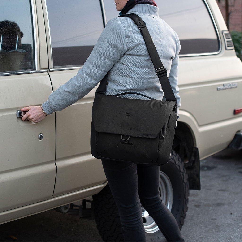 Product gallery image number 6 for product Everyday Messenger V2 13L
