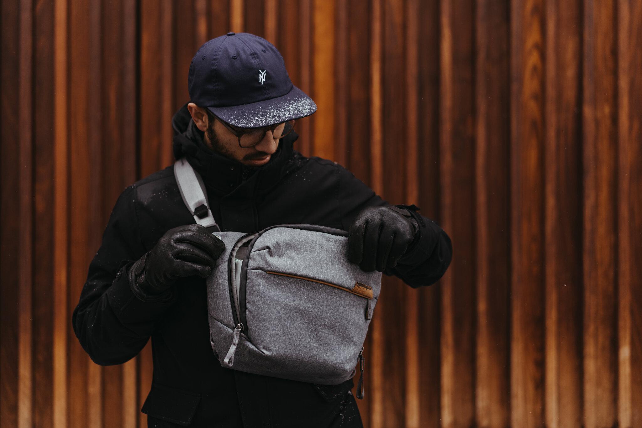 Product gallery image number 4 for product Everyday Sling V2 6L