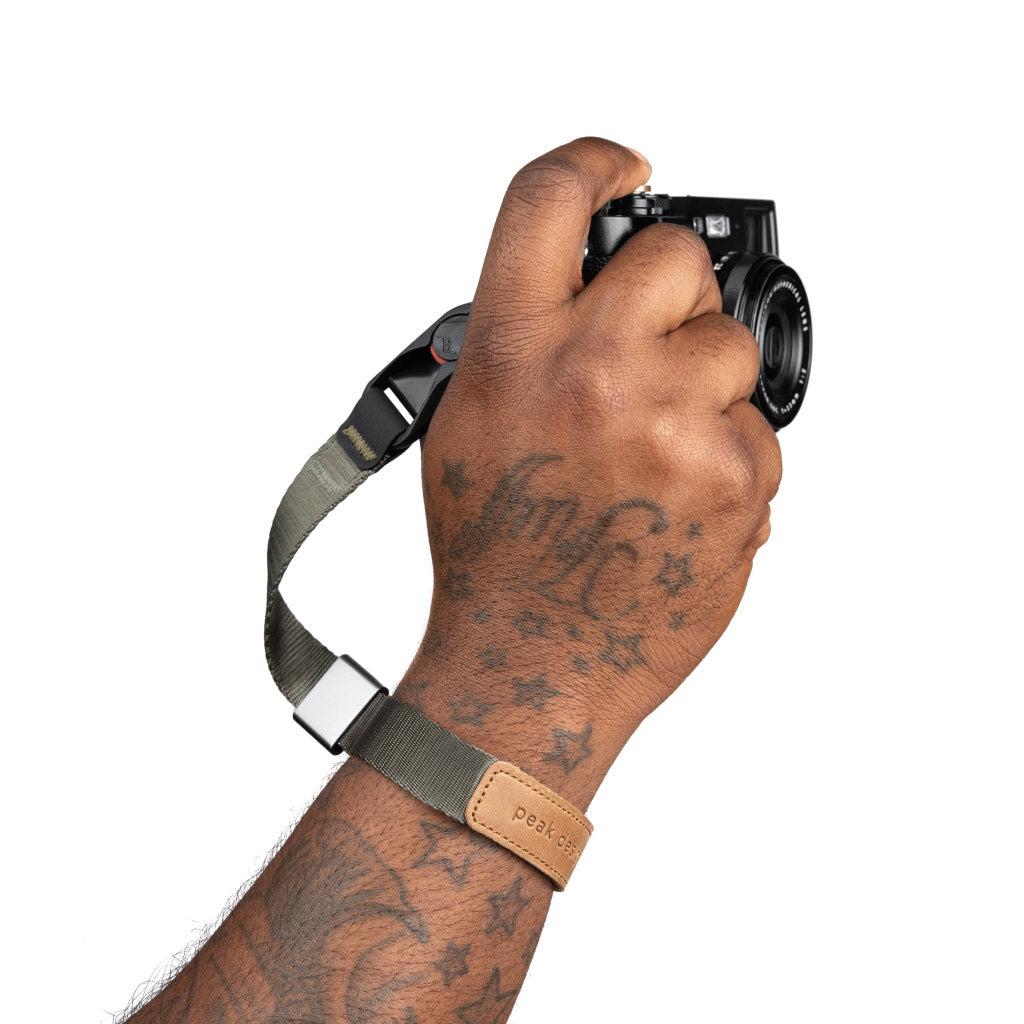Numéro de l'image de la galerie de produits 4 pour le produit Dragonne pour appareil photo Cuff