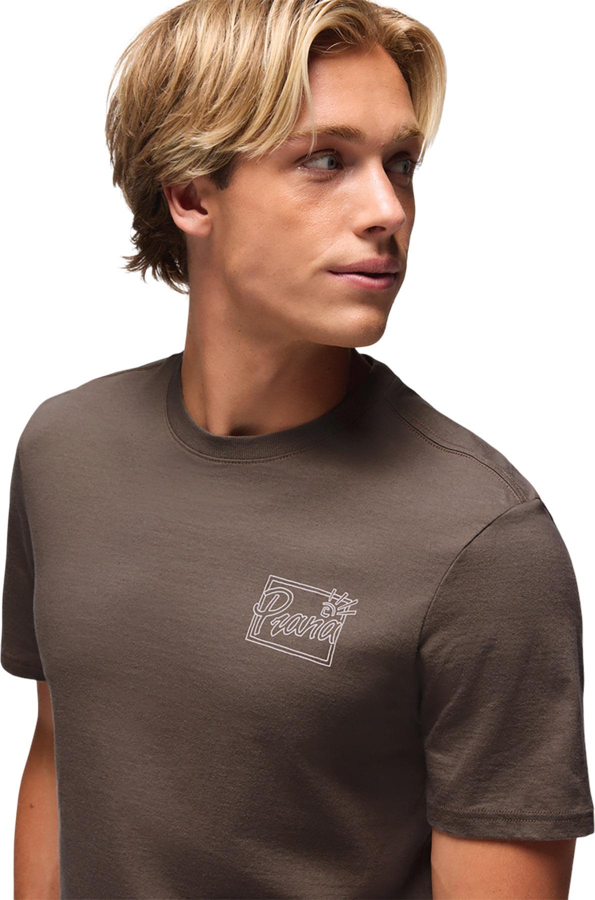 Numéro de l'image de la galerie de produits 4 pour le produit T-shirt graphique Future Passed - Homme