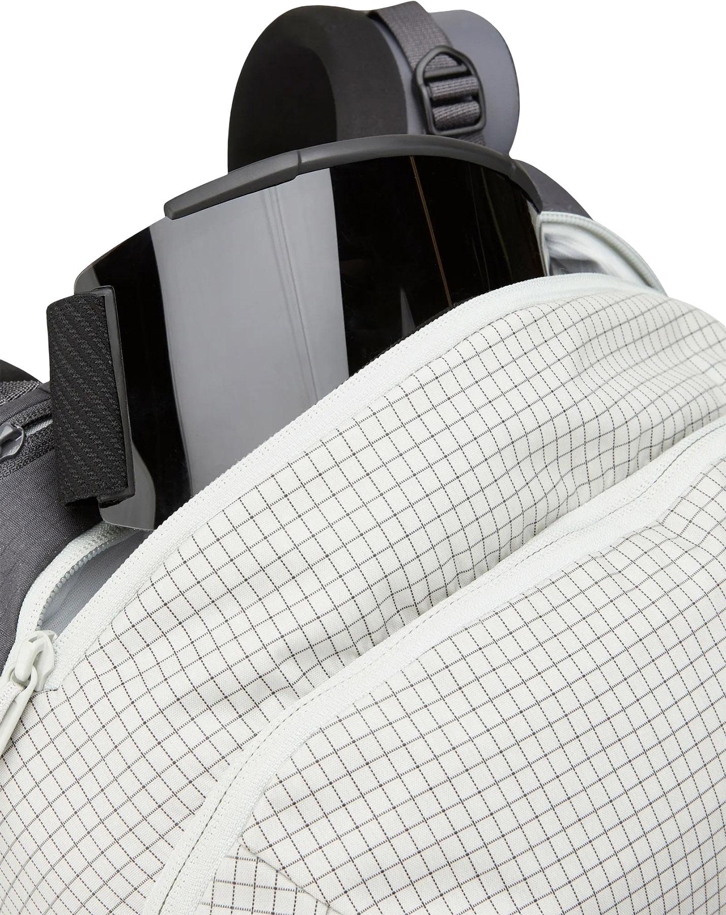 Product gallery image number 7 for product Khroma Ski Pack 30L