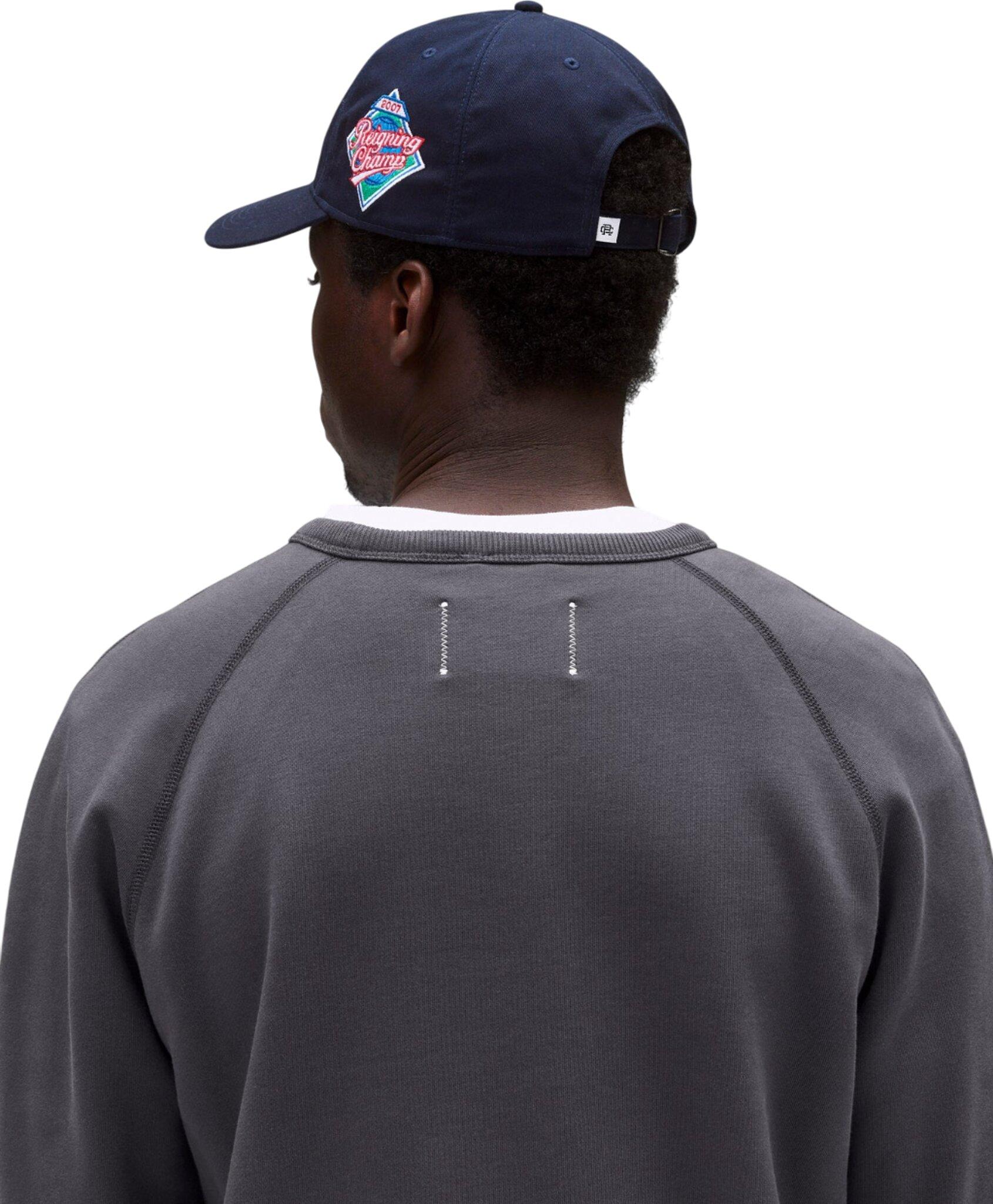Numéro de l'image de la galerie de produits 3 pour le produit Chandail en molleton à col rond ajusté en tissu éponge mi-épais - Homme