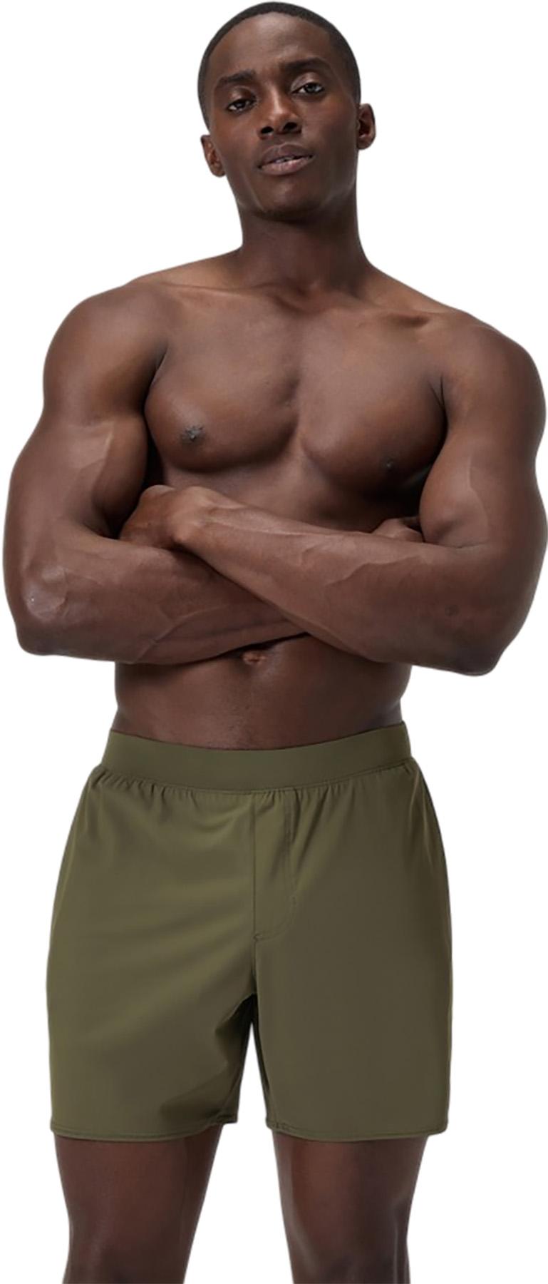 Numéro de l'image de la galerie de produits 6 pour le produit Short de volley uni The Lookout 16 po - Homme