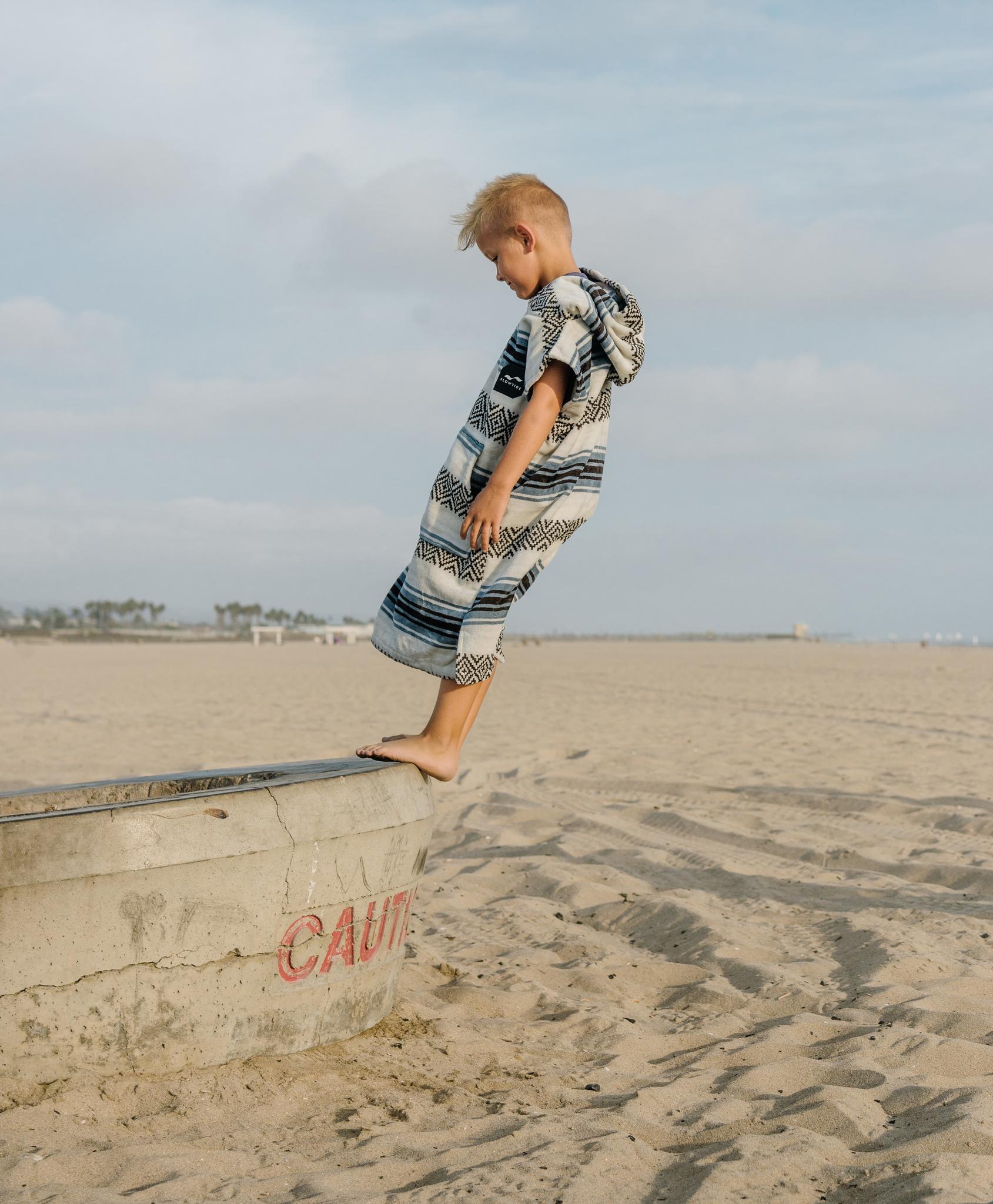 Product gallery image number 2 for product Oso Poncho - Kids