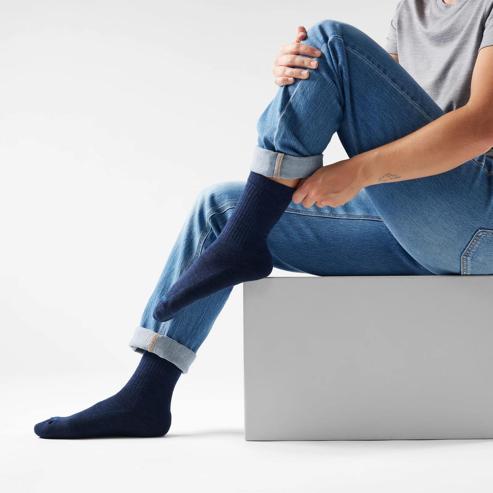 Numéro de l'image de la galerie de produits 2 pour le produit Chaussettes côtelées à couleur unie de tous les jours - Unisexe