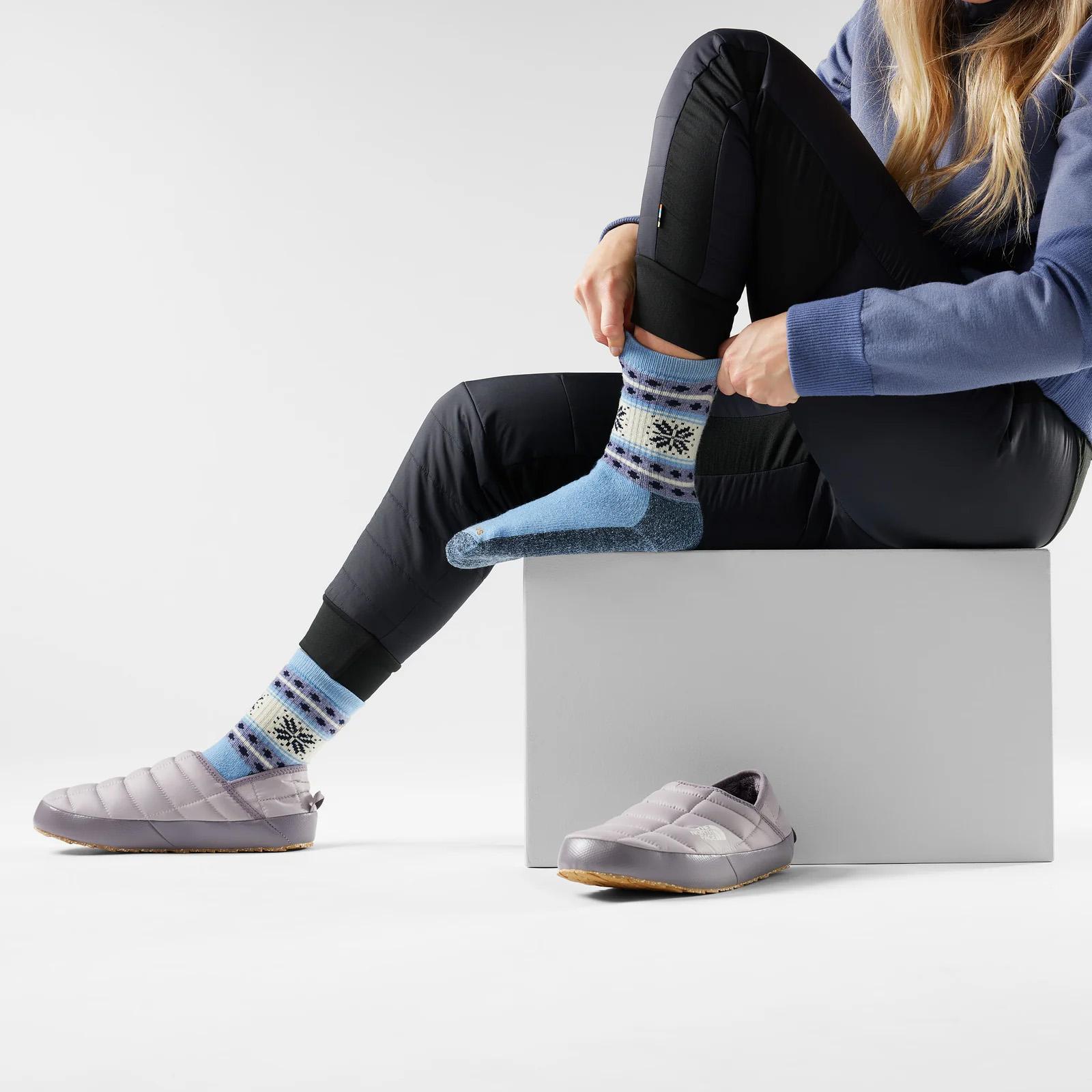 Numéro de l'image de la galerie de produits 2 pour le produit Chaussettes mi-mollet Everyday Cozy Snowflake Dream - Unisexe