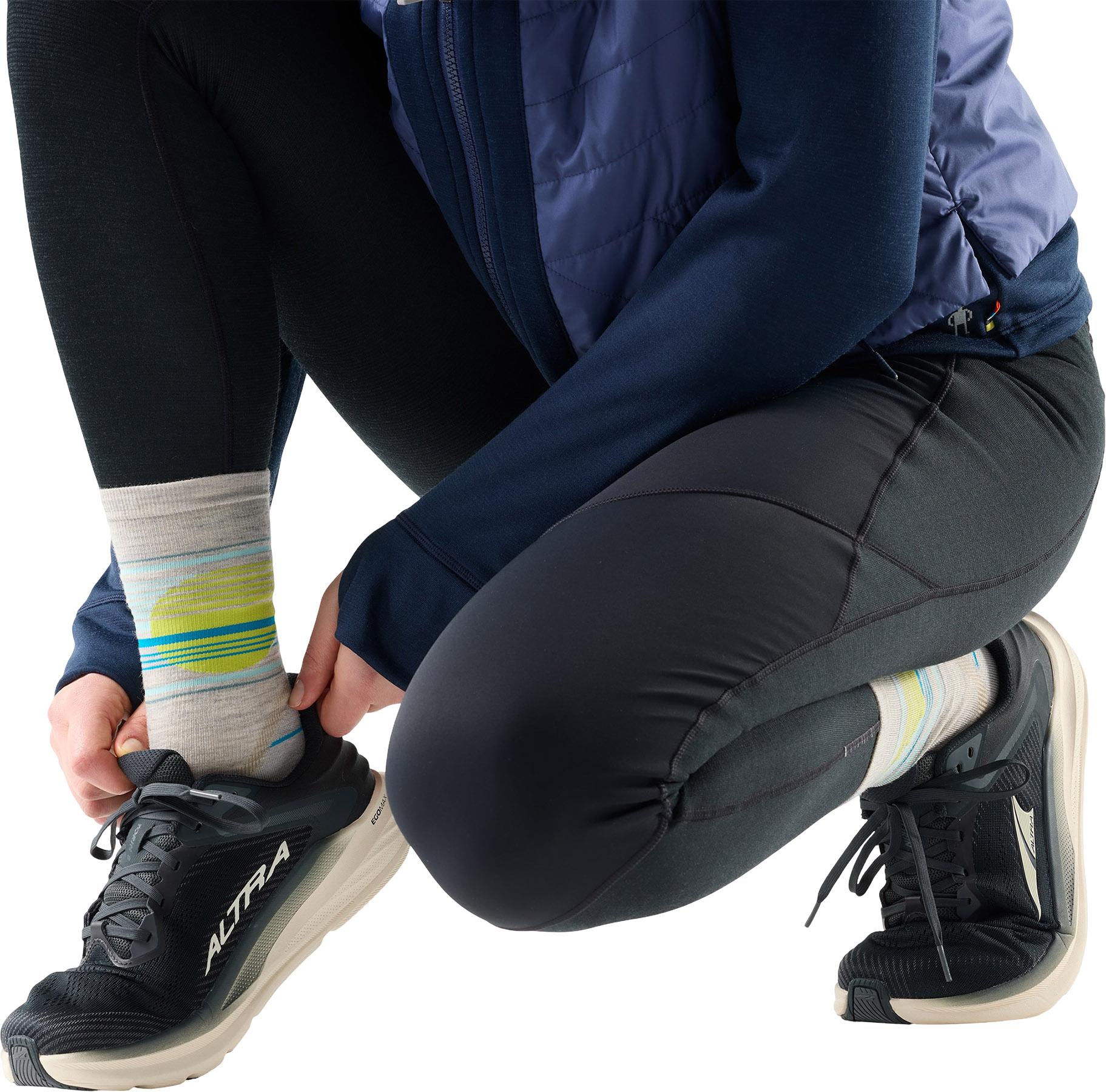 Numéro de l'image de la galerie de produits 2 pour le produit Chaussettes de course mi-mollet pour temps froid à coussin ciblé Glow Track - Femme