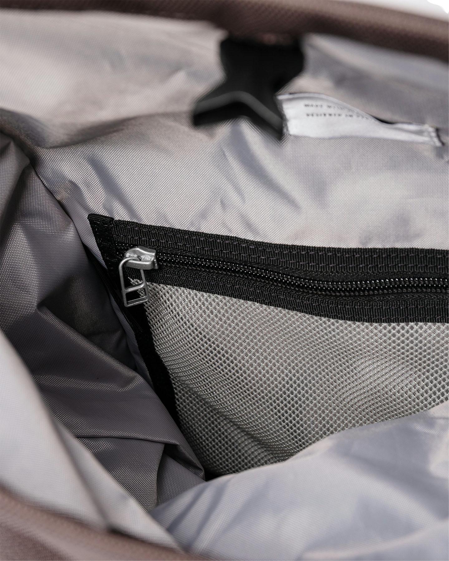 Product gallery image number 4 for product Ilon Rolltop Backpack 14/18L