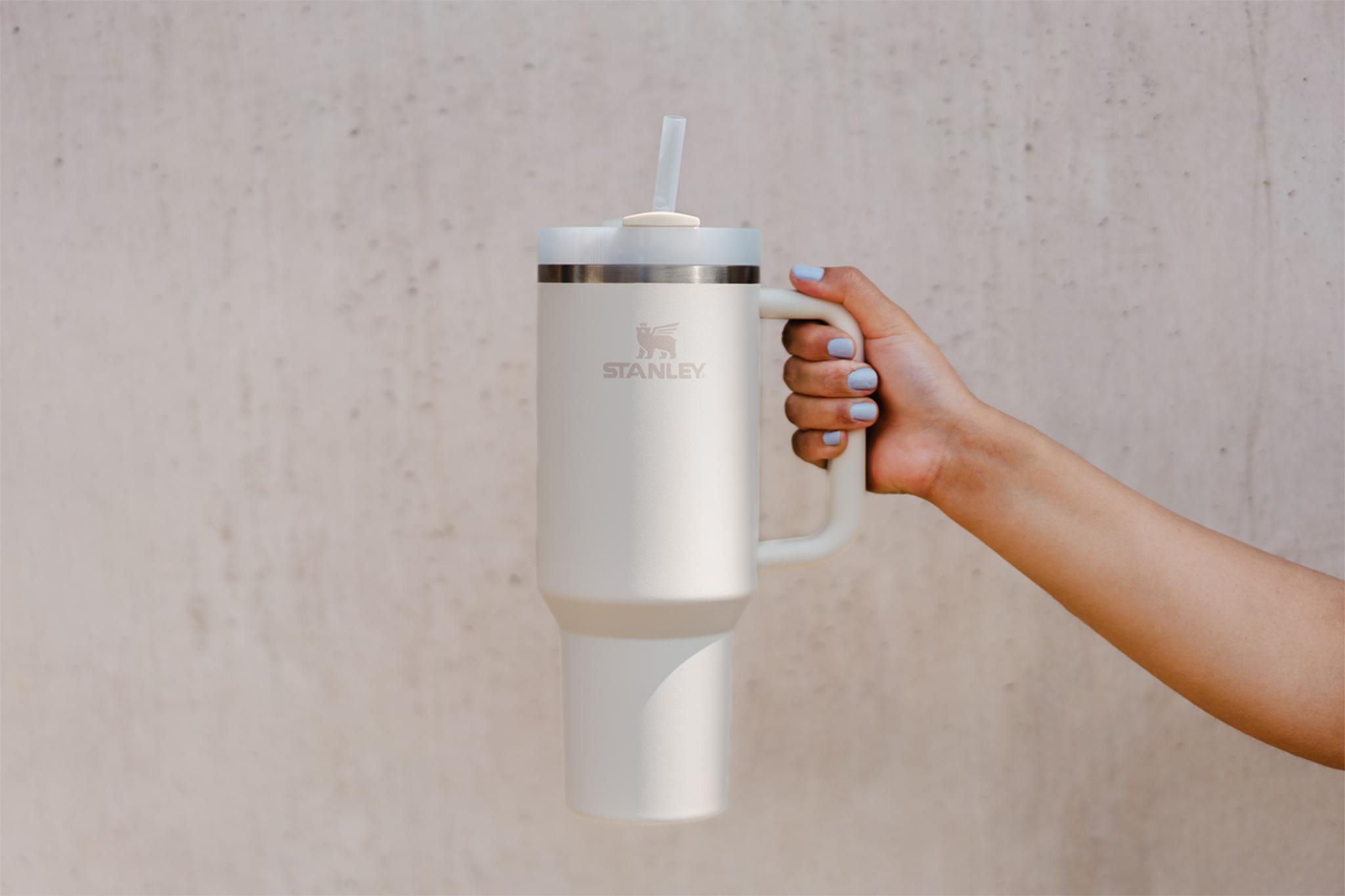 Product gallery image number 4 for product The Quencher H2.0 FlowState Tumbler 1,18L