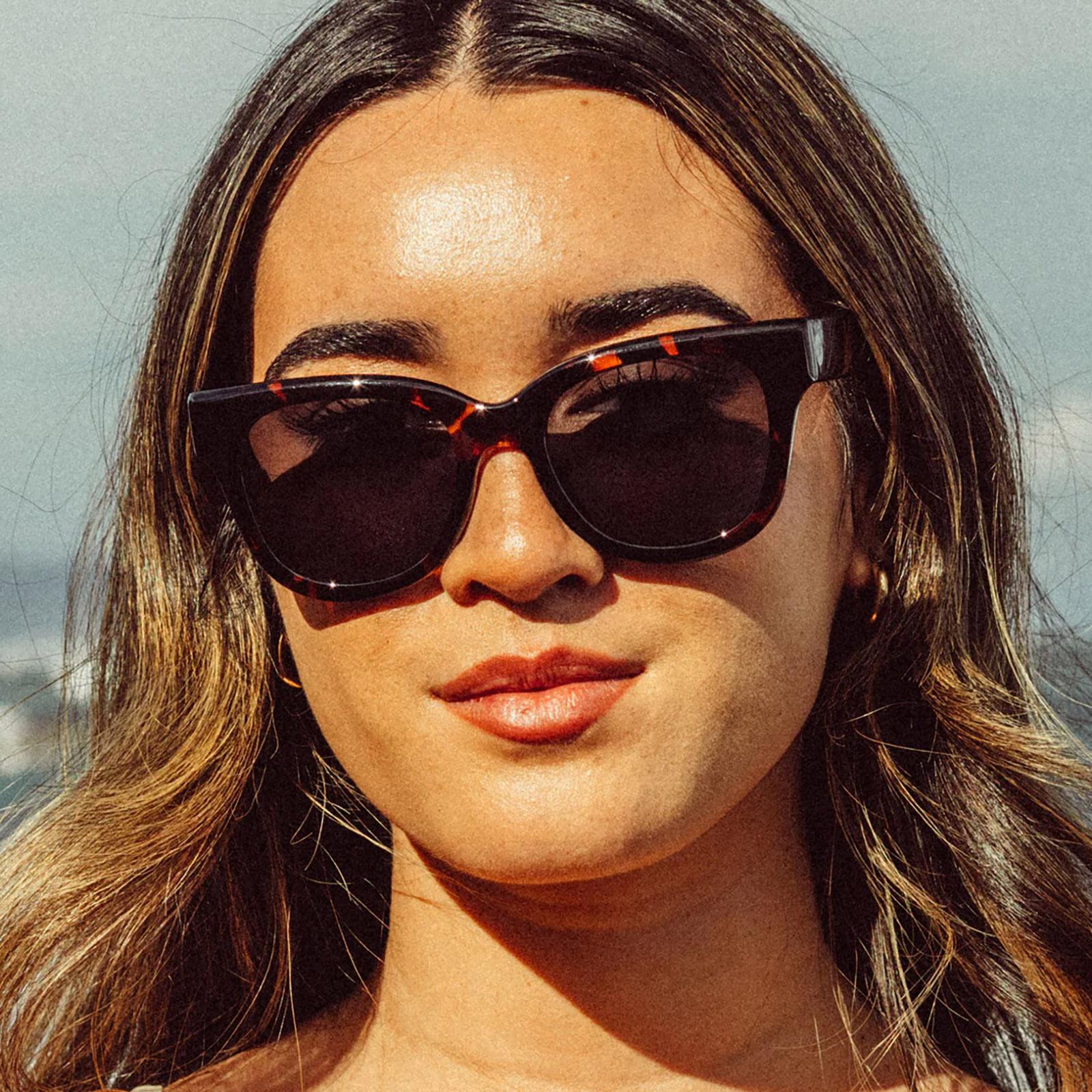 Product gallery image number 4 for product Lunettes de soleil Minette - Femme