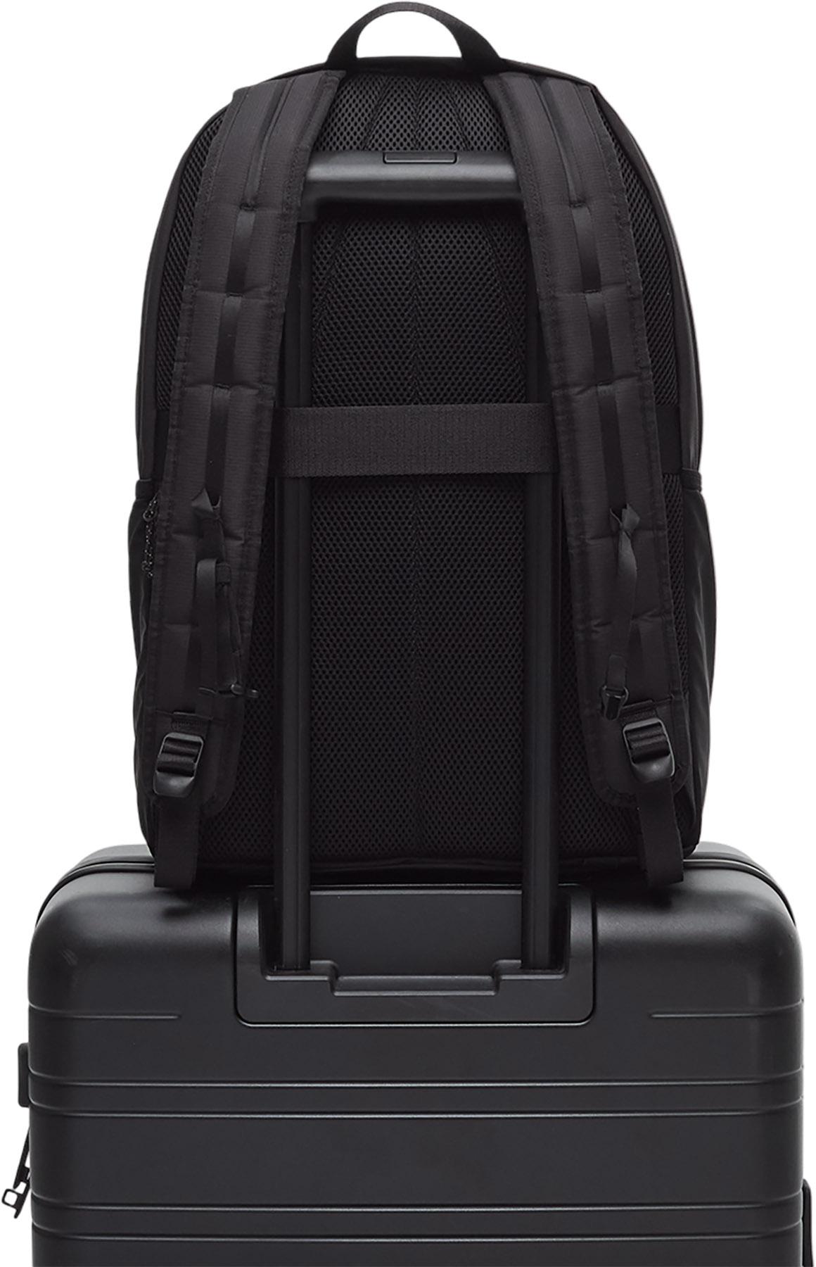 Product gallery image number 4 for product Bayview 25L Backpack - Unisex