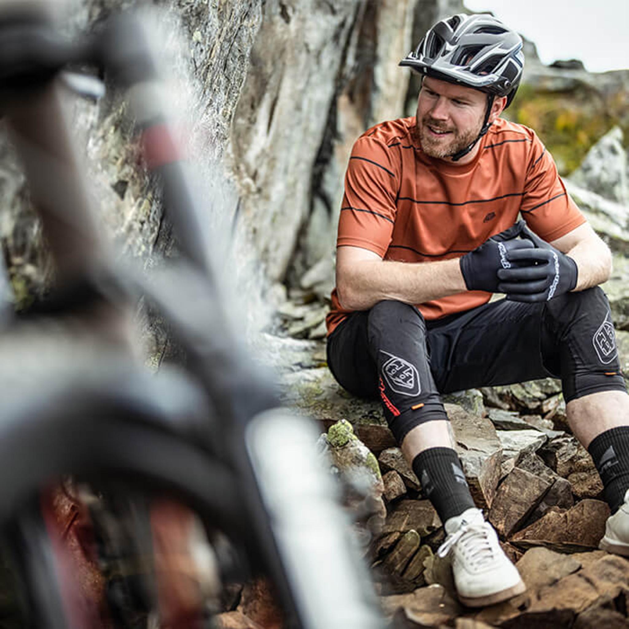 Product gallery image number 6 for product Flowline Bike Shorts with Liner - Men's