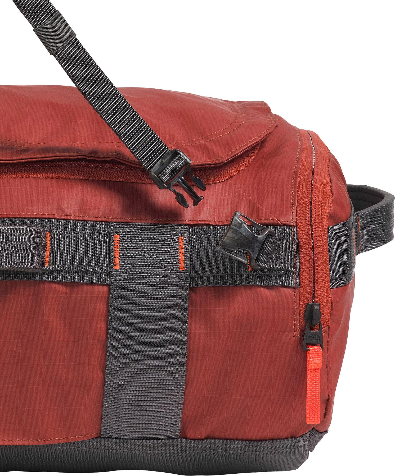 Numéro de l'image de la galerie de produits 4 pour le produit Sac de sport Base Camp Voyager 32L