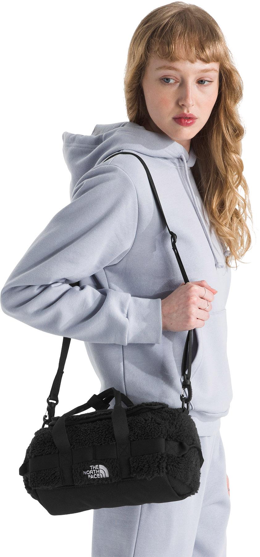 Numéro de l'image de la galerie de produits 2 pour le produit Mini sac en molleton à poil long Base Camp - Femme