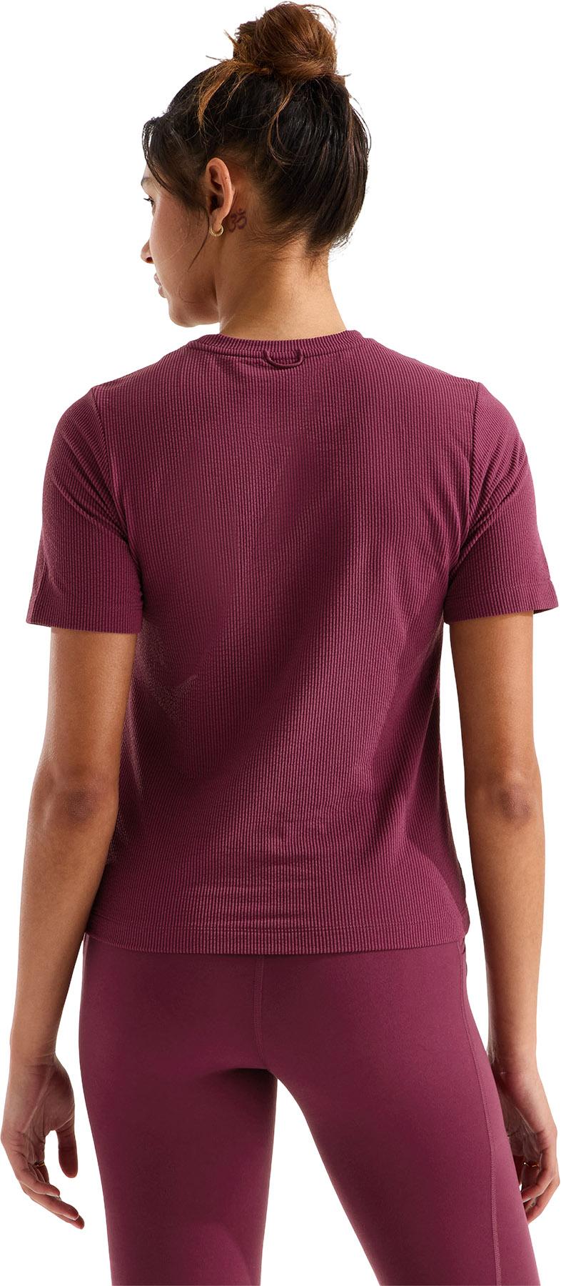 Numéro de l'image de la galerie de produits 2 pour le produit T-shirt Golden Ridge Ribbed - Femme