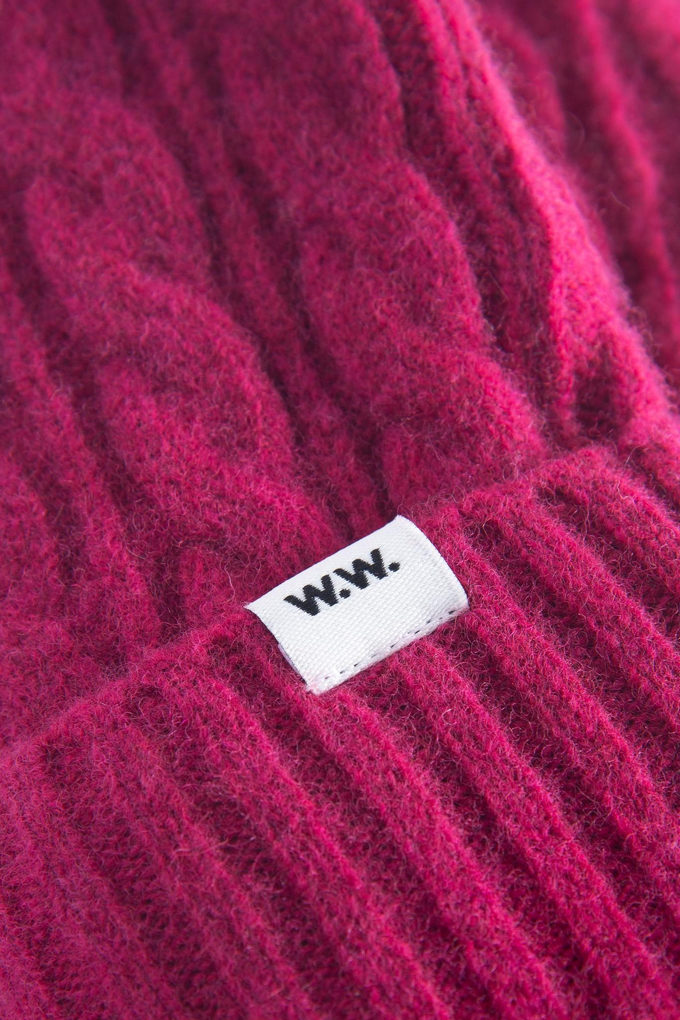 Product gallery image number 2 for product Luca lambswool cable beanie - Men's