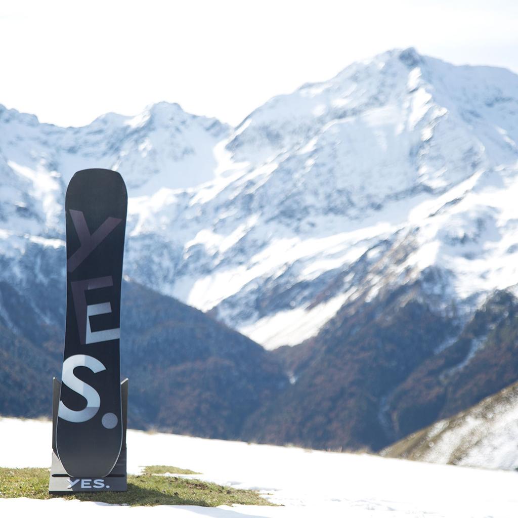 Product gallery image number 3 for product Standard Snowboard - Men's