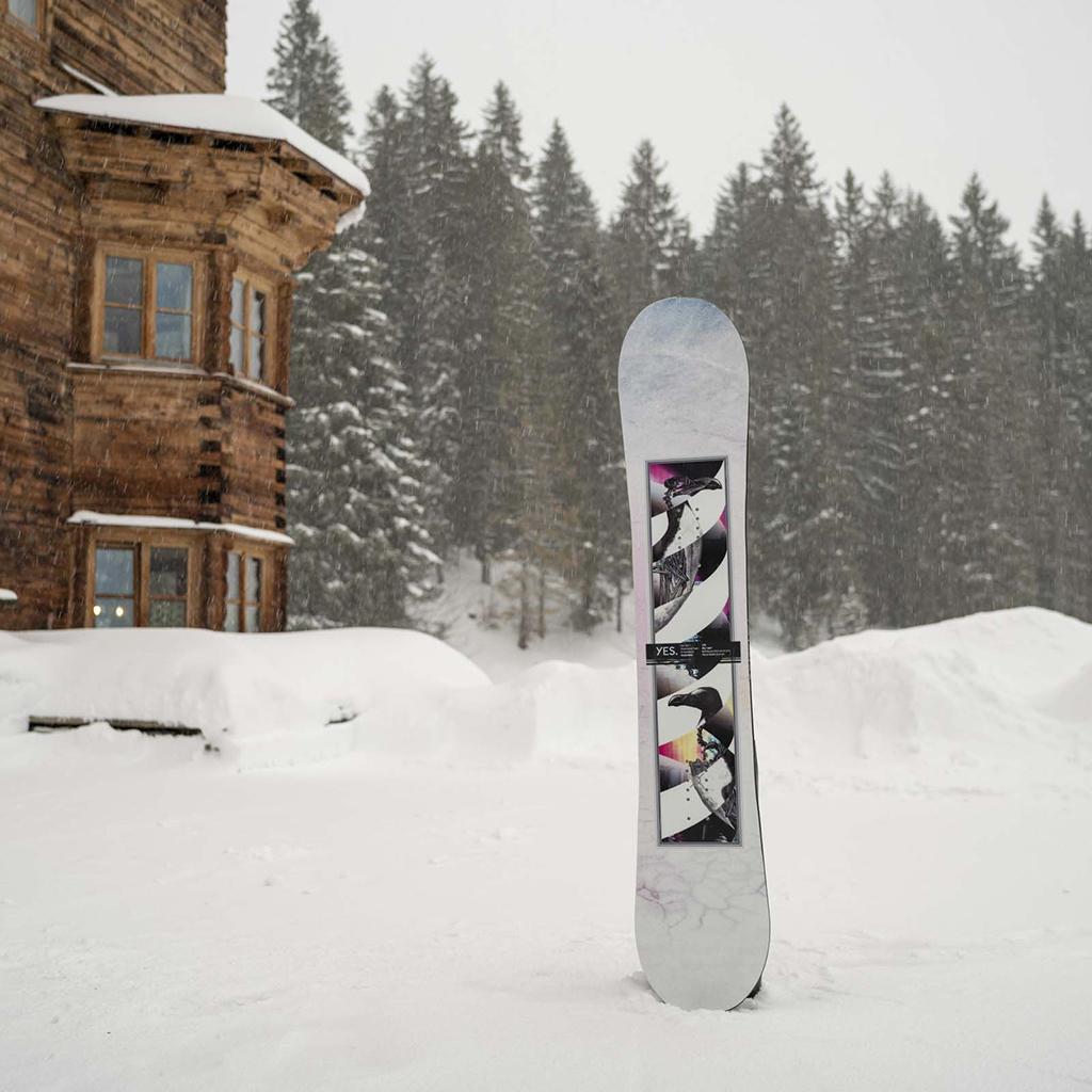 Product gallery image number 2 for product Hel Yes Snowboard - Unisex