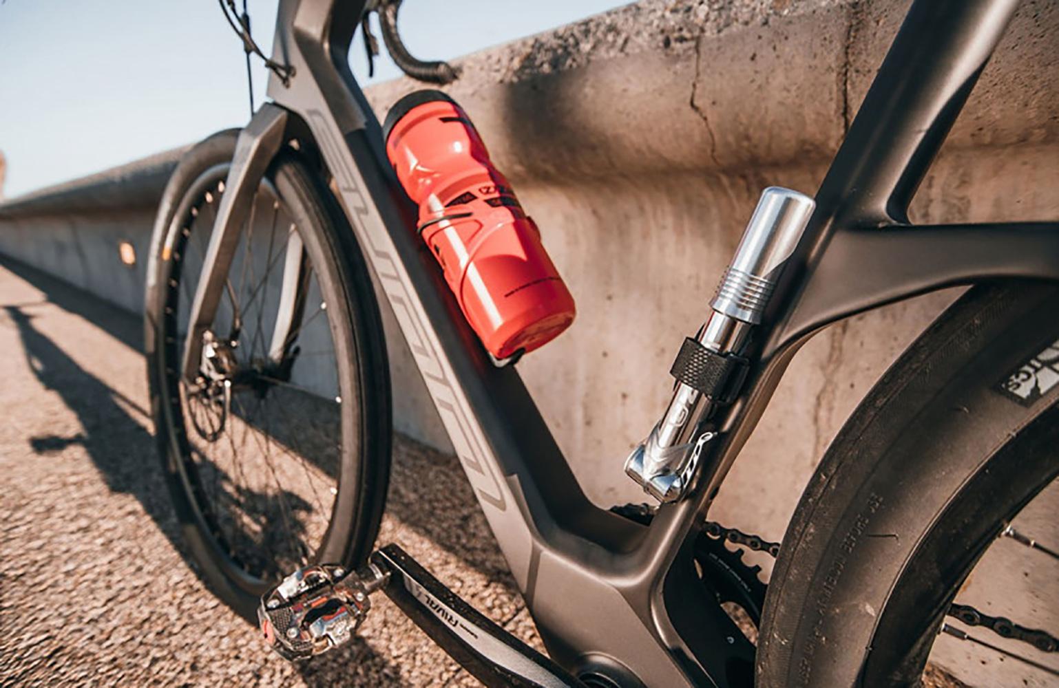 Product gallery image number 4 for product Pulse B2 Bottle Cage 